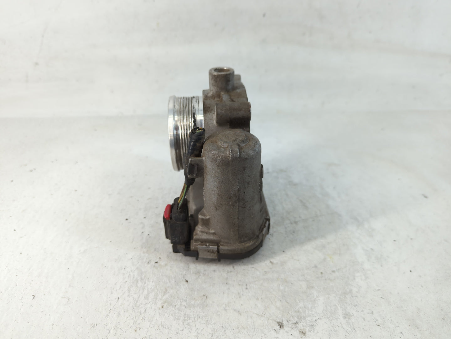 2012-2013 Ford Focus Throttle Body P/N:CM5E 9F991 AD Fits Fits 2012 2013 2014 2015 2016 2017 OEM Used Auto Parts - Oemusedau