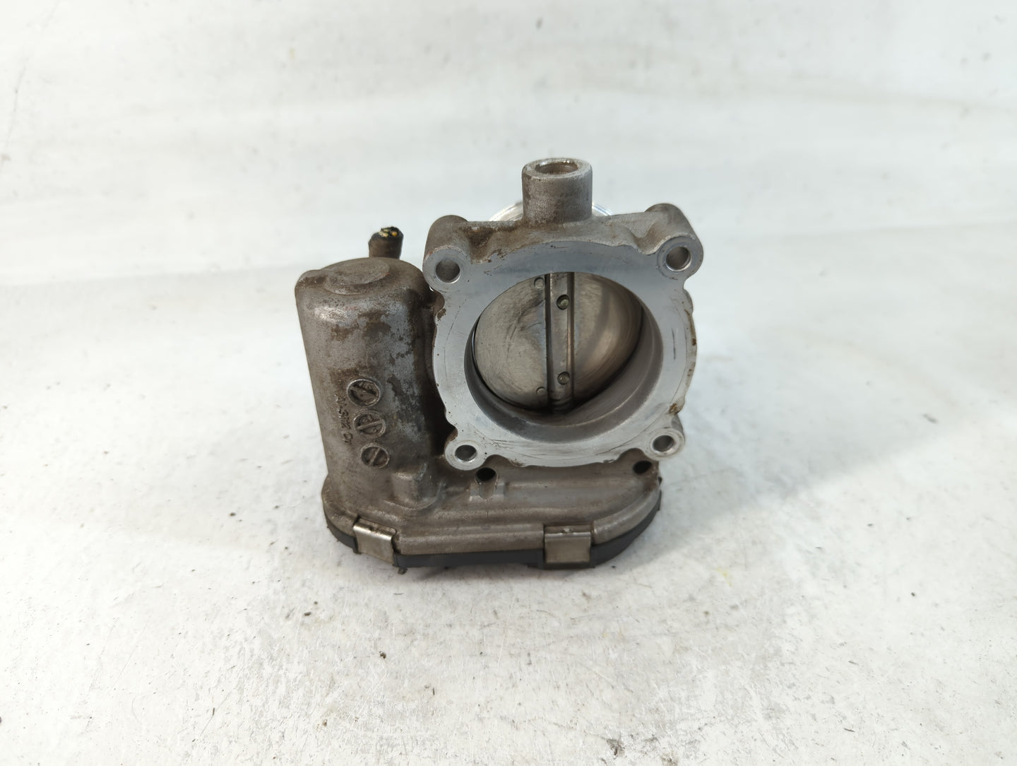 2012-2013 Ford Focus Throttle Body P/N:CM5E 9F991 AD Fits Fits 2012 2013 2014 2015 2016 2017 OEM Used Auto Parts - Oemusedau