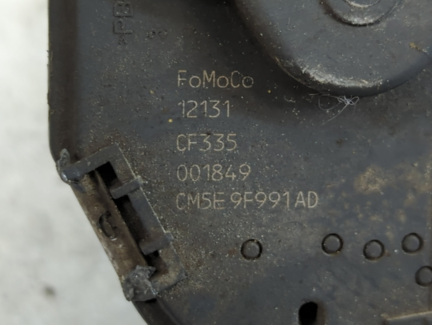 2012-2013 Ford Focus Throttle Body P/N:CM5E 9F991 AD Fits Fits 2012 2013 2014 2015 2016 2017 OEM Used Auto Parts - Oemusedau