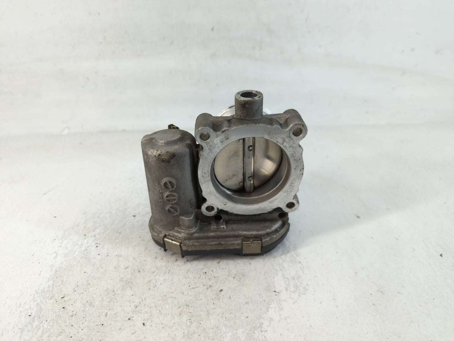 2012-2013 Ford Focus Throttle Body P/N:CM5E 9F991 AD Fits Fits 2012 2013 2014 2015 2016 2017 OEM Used Auto Parts - Oemusedau