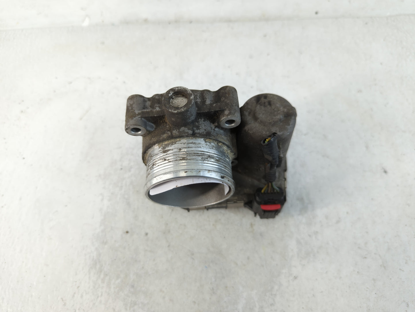2012-2013 Ford Focus Throttle Body P/N:CM5E 9F991 AD Fits Fits 2012 2013 2014 2015 2016 2017 OEM Used Auto Parts - Oemusedau