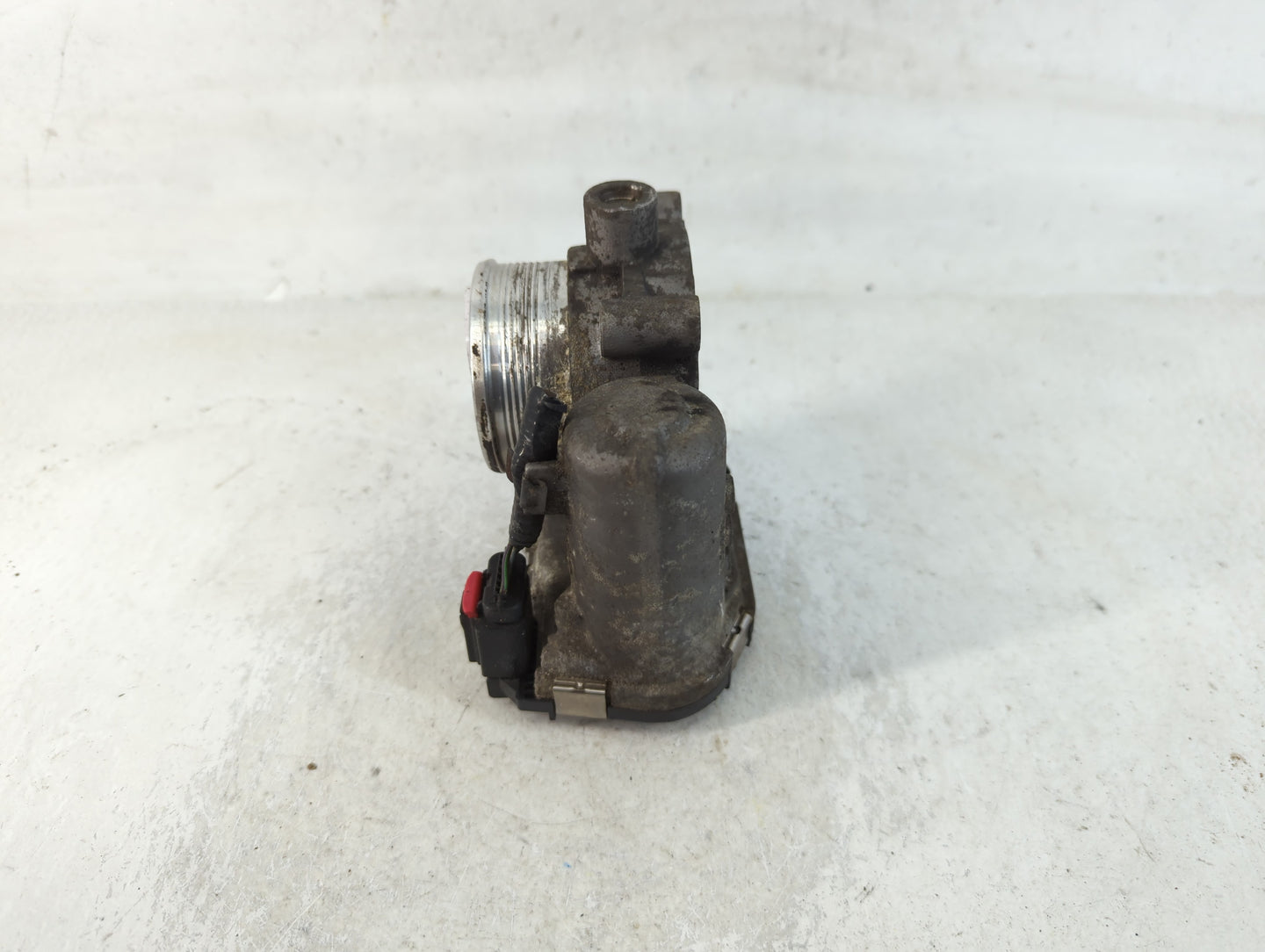 2012-2013 Ford Focus Throttle Body P/N:CM5E 9F991 AD Fits Fits 2012 2013 2014 2015 2016 2017 OEM Used Auto Parts - Oemusedau