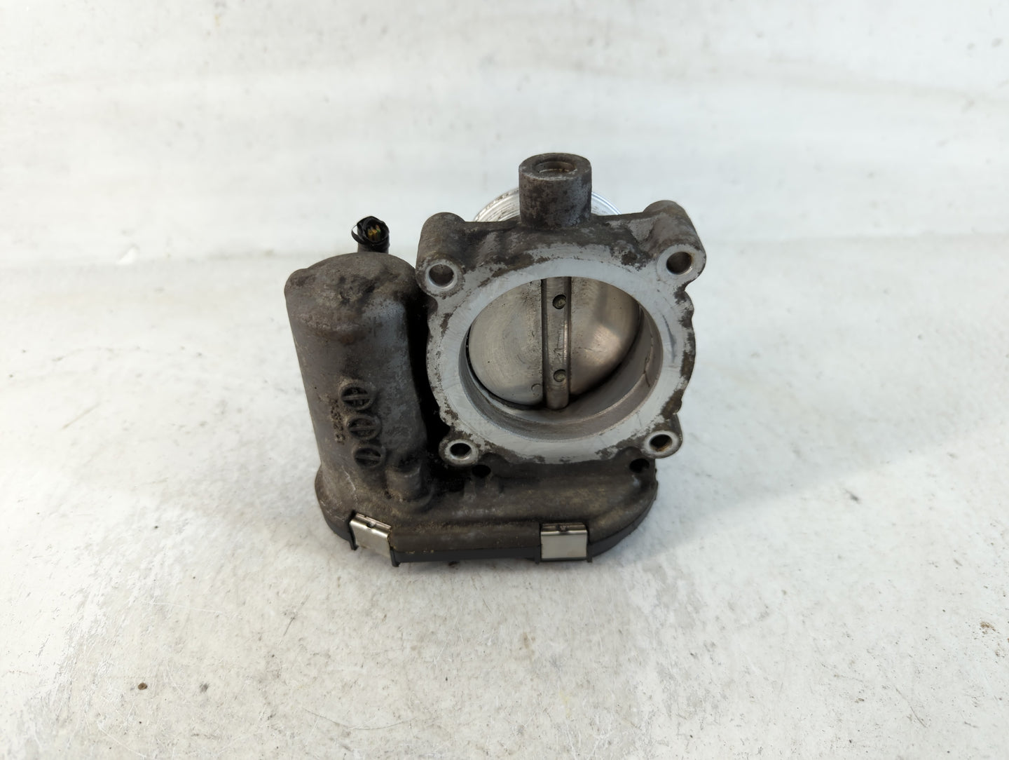 2012-2013 Ford Focus Throttle Body P/N:CM5E 9F991 AD Fits Fits 2012 2013 2014 2015 2016 2017 OEM Used Auto Parts - Oemusedau