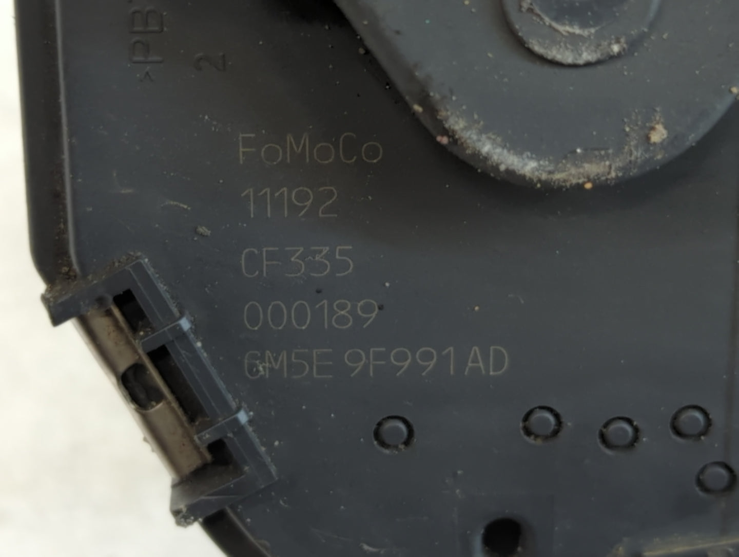 2012-2013 Ford Focus Throttle Body P/N:CM5E 9F991 AD Fits Fits 2012 2013 2014 2015 2016 2017 OEM Used Auto Parts - Oemusedau