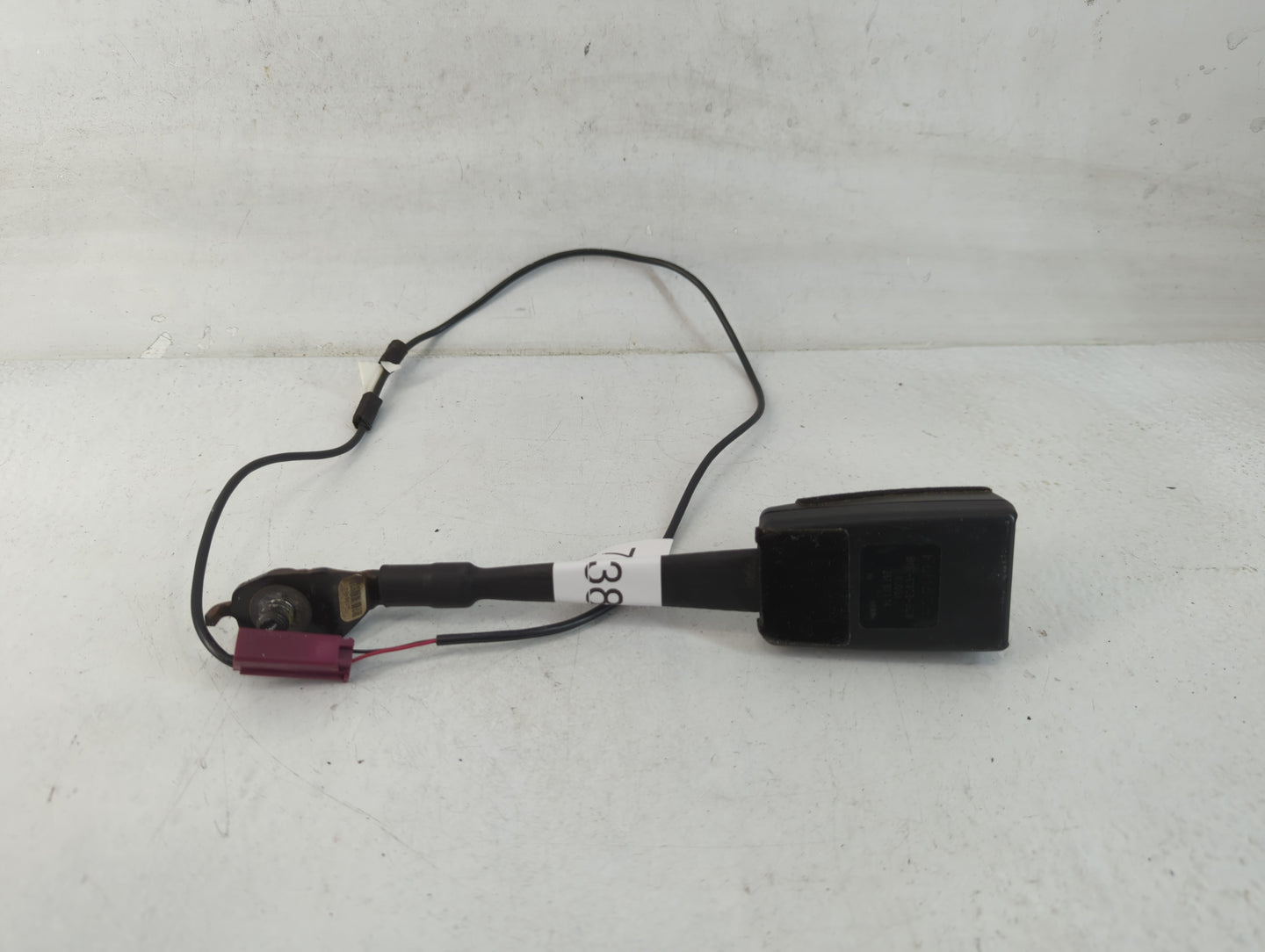 2012-2012 Ford Focus Passenger Right Seat Belt Front Retractor - Oemusedautoparts1.com