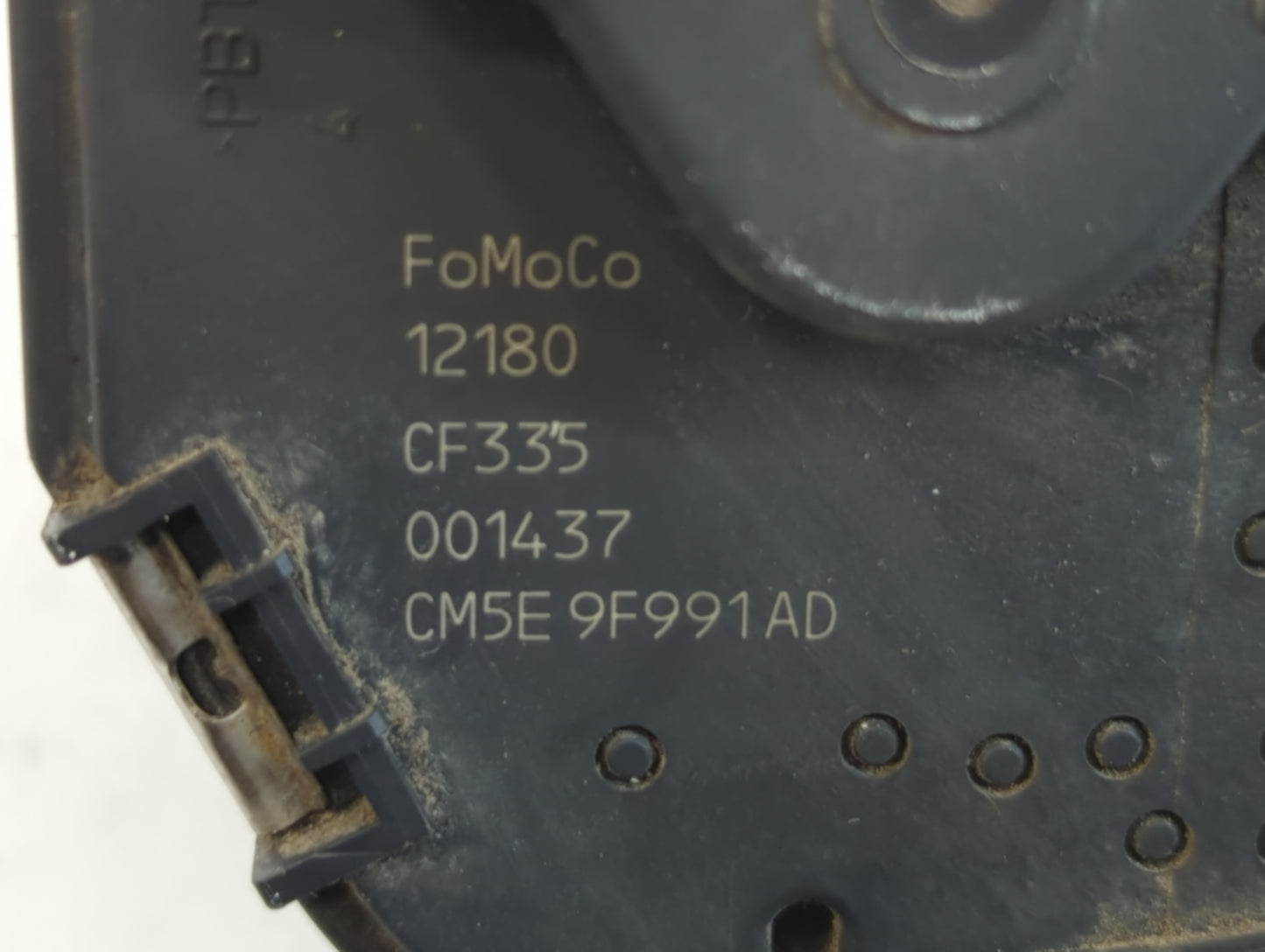 2012-2013 Ford Focus Throttle Body P/N:CM5E 9F991 AD Fits Fits 2012 2013 2014 2015 2016 2017 OEM Used Auto Parts - Oemusedau