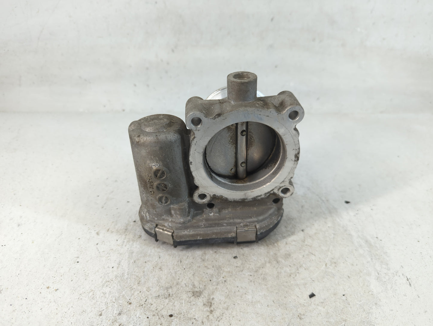 2012-2013 Ford Focus Throttle Body P/N:CM5E 9F991 AC Fits Fits 2012 2013 2014 2015 2016 2017 OEM Used Auto Parts - Oemusedau