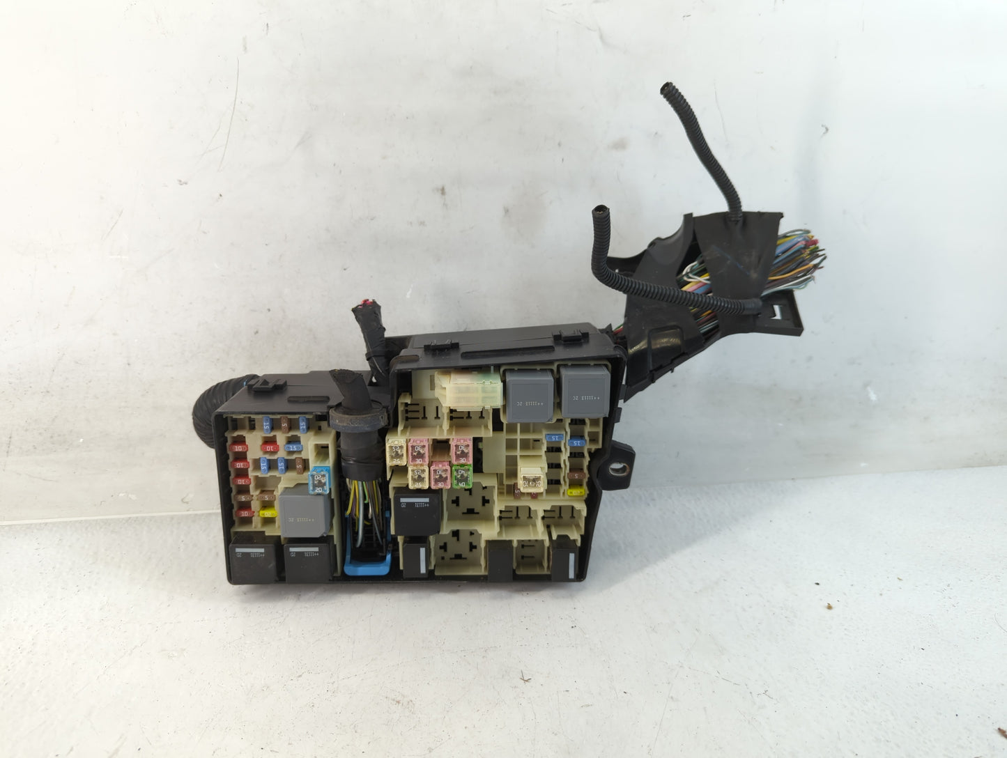 2012-2014 Ford Focus Fusebox Fuse Box Panel Relay Module P/N:AV6T-14A067-AB Fits Fits 2012 2013 2014 OEM Used Auto Parts - O