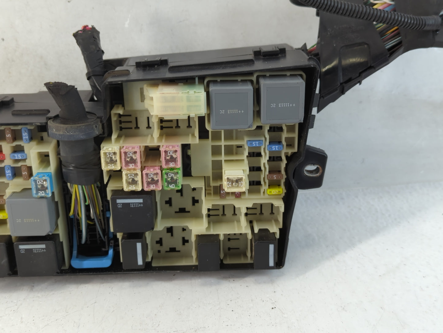 2012-2014 Ford Focus Fusebox Fuse Box Panel Relay Module P/N:AV6T-14A067-AB Fits Fits 2012 2013 2014 OEM Used Auto Parts - O