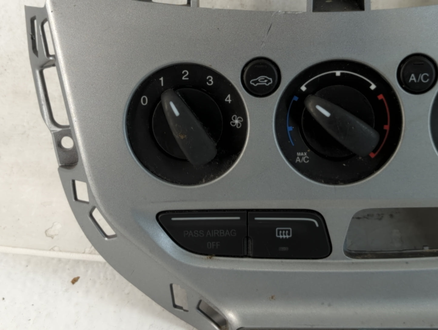 2012 Ford Focus Climate Control Module Temperature AC/Heater Replacement P/N:CM5T-11071131-0697 Fits OEM Used Auto Parts - O