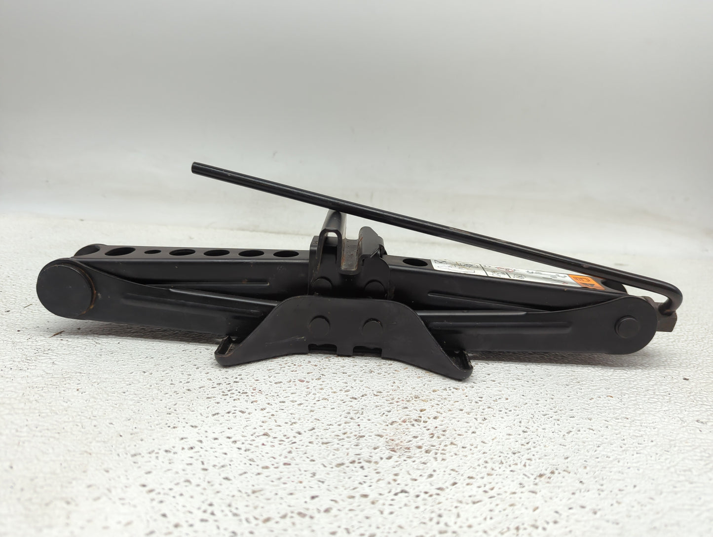 2012 Ford Focus Spare Scissor Car Jack 842232 - Oemusedautoparts1.com