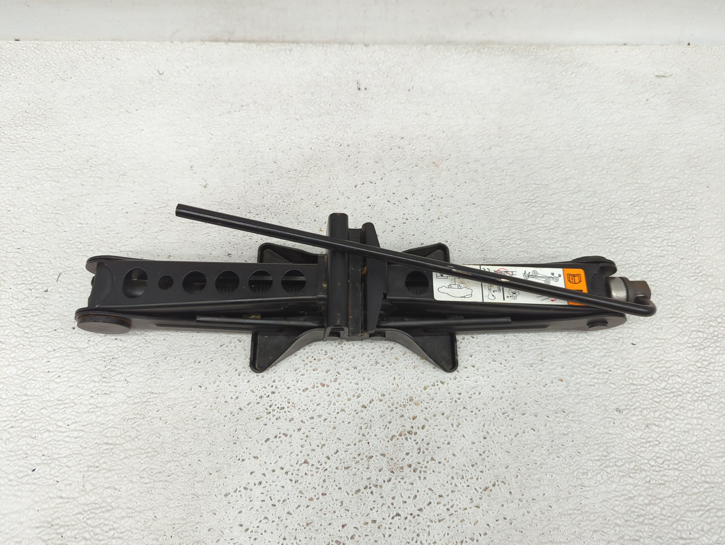 2012 Ford Focus Spare Scissor Car Jack 842232 - Oemusedautoparts1.com