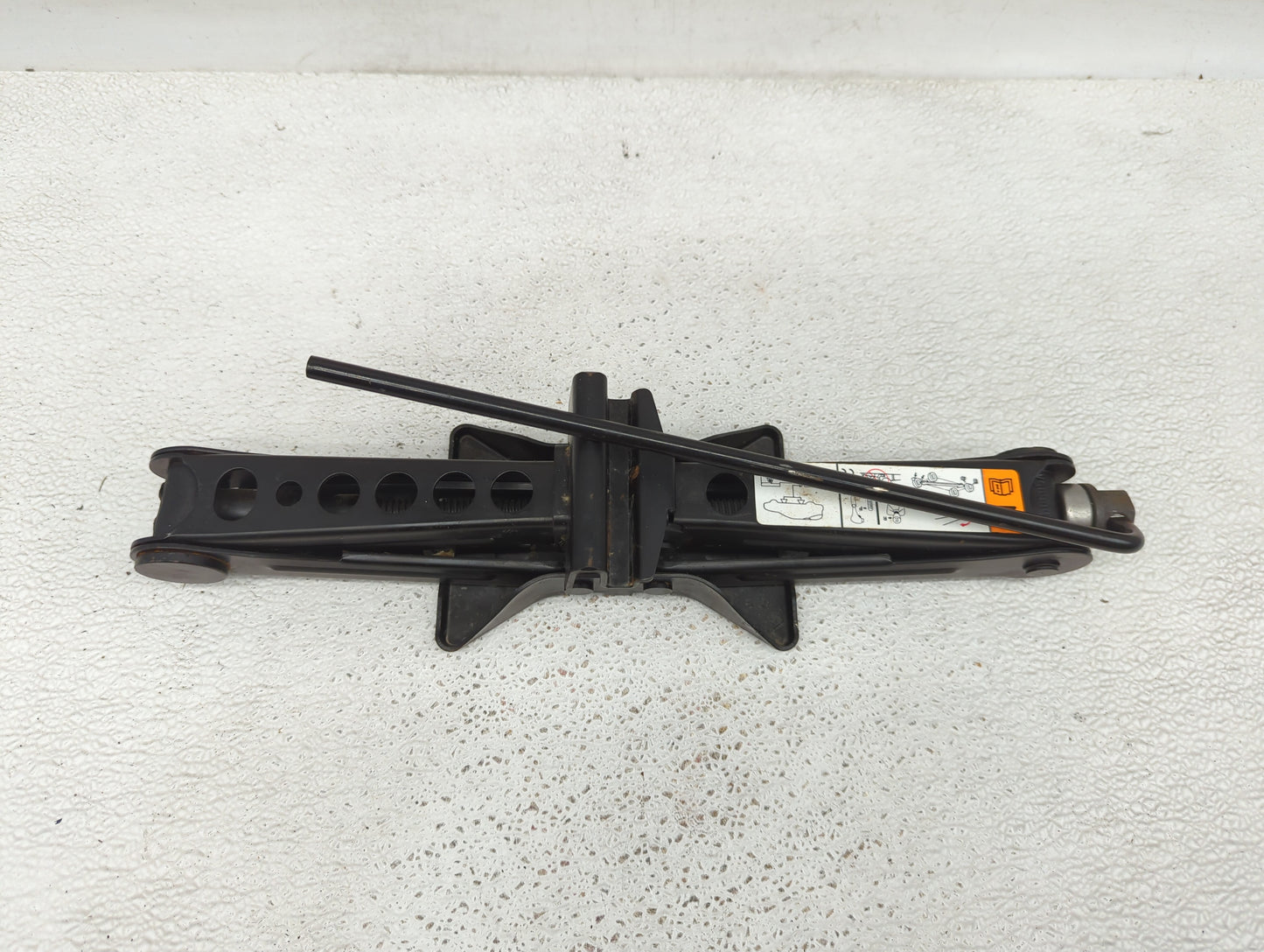 2012 Ford Focus Spare Scissor Car Jack 842232 - Oemusedautoparts1.com
