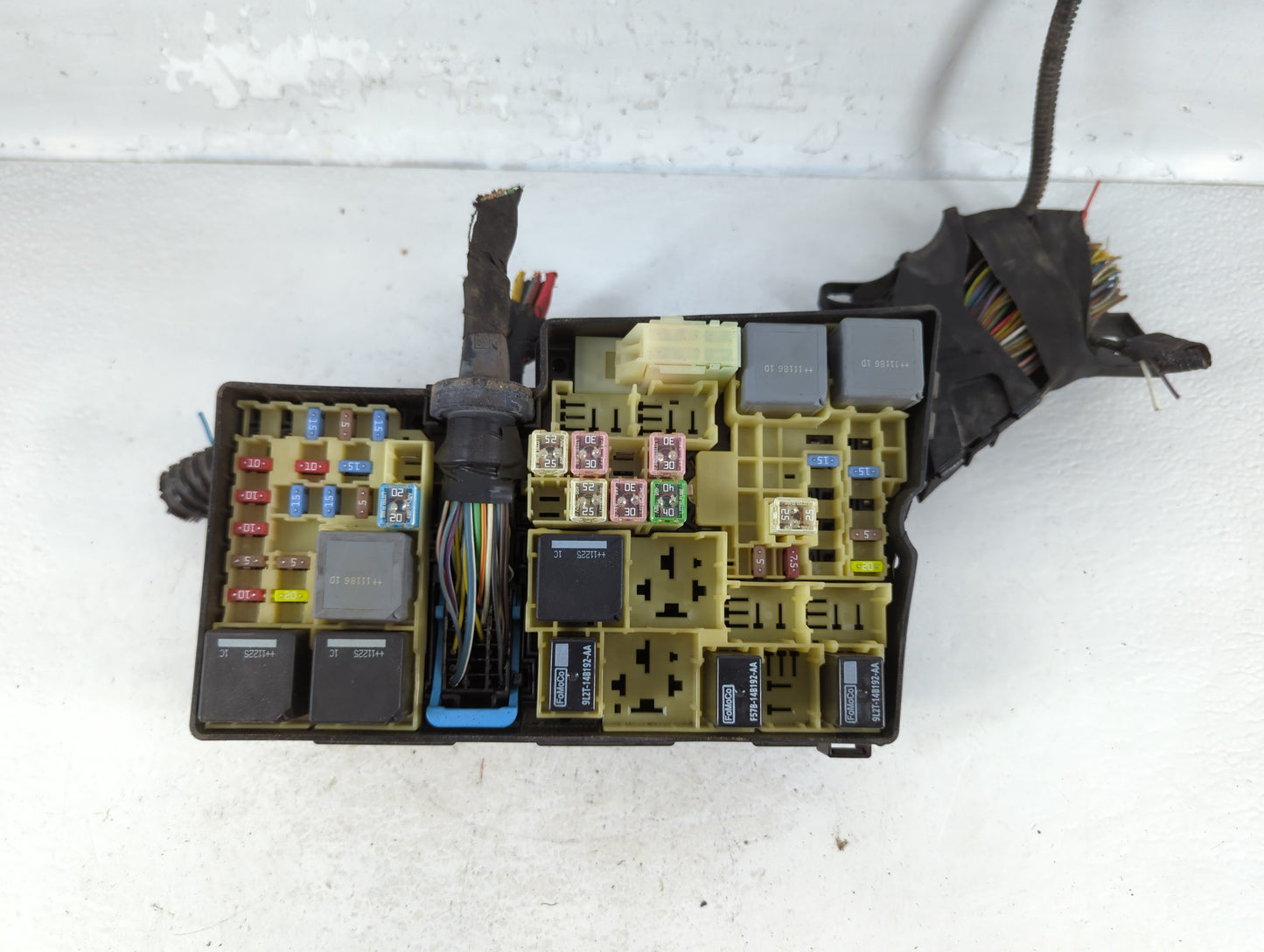 2012-2014 Ford Focus Fusebox Fuse Box Panel Relay Module P/N:AV6T-14A067-AB 5B0Q10107 Fits Fits 2012 2013 2014 OEM Used Auto