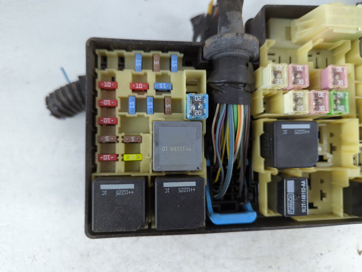 2012-2014 Ford Focus Fusebox Fuse Box Panel Relay Module P/N:AV6T-14A067-AB 5B0Q10107 Fits Fits 2012 2013 2014 OEM Used Auto