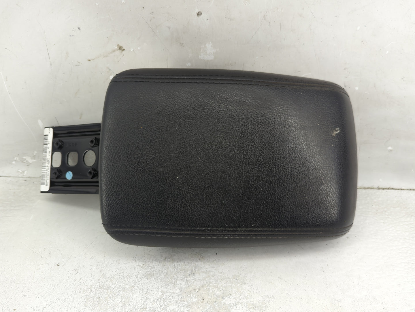 2012-2014 Ford Focus Center Console Armrest Cover Lid Fits Fits 2012 2013 2014 OEM Used Auto Parts - Oemusedautoparts1.com