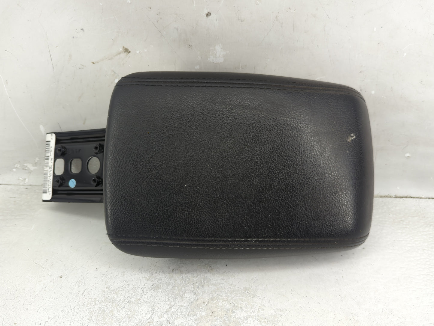 2012-2014 Ford Focus Center Console Armrest Cover Lid Fits Fits 2012 2013 2014 OEM Used Auto Parts - Oemusedautoparts1.com
