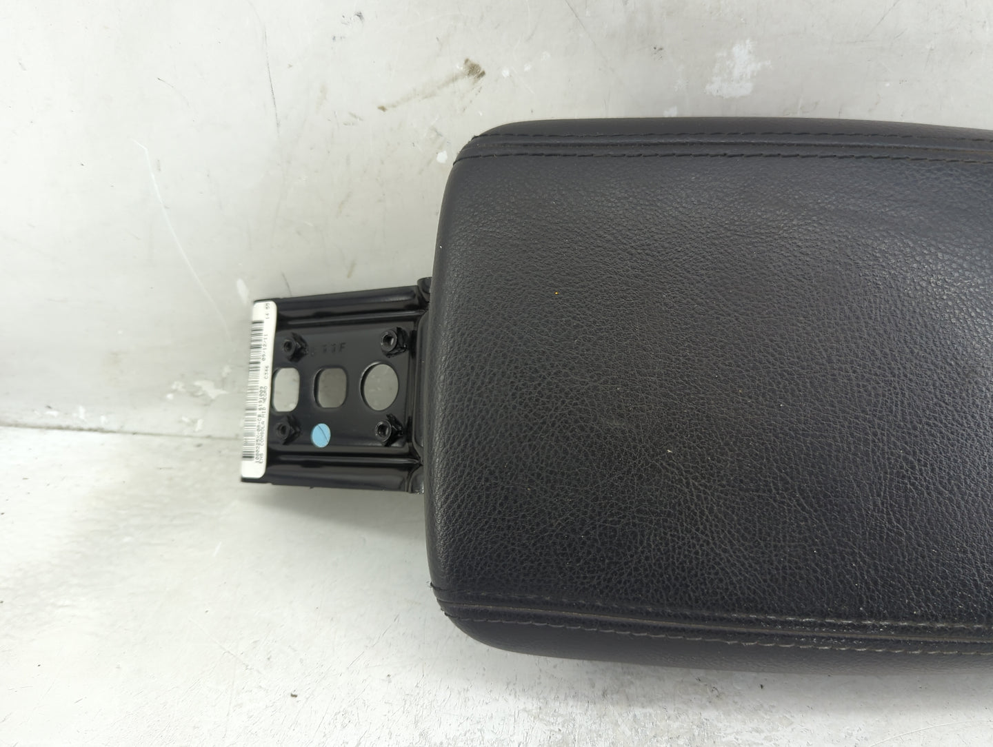 2012-2014 Ford Focus Center Console Armrest Cover Lid Fits Fits 2012 2013 2014 OEM Used Auto Parts - Oemusedautoparts1.com