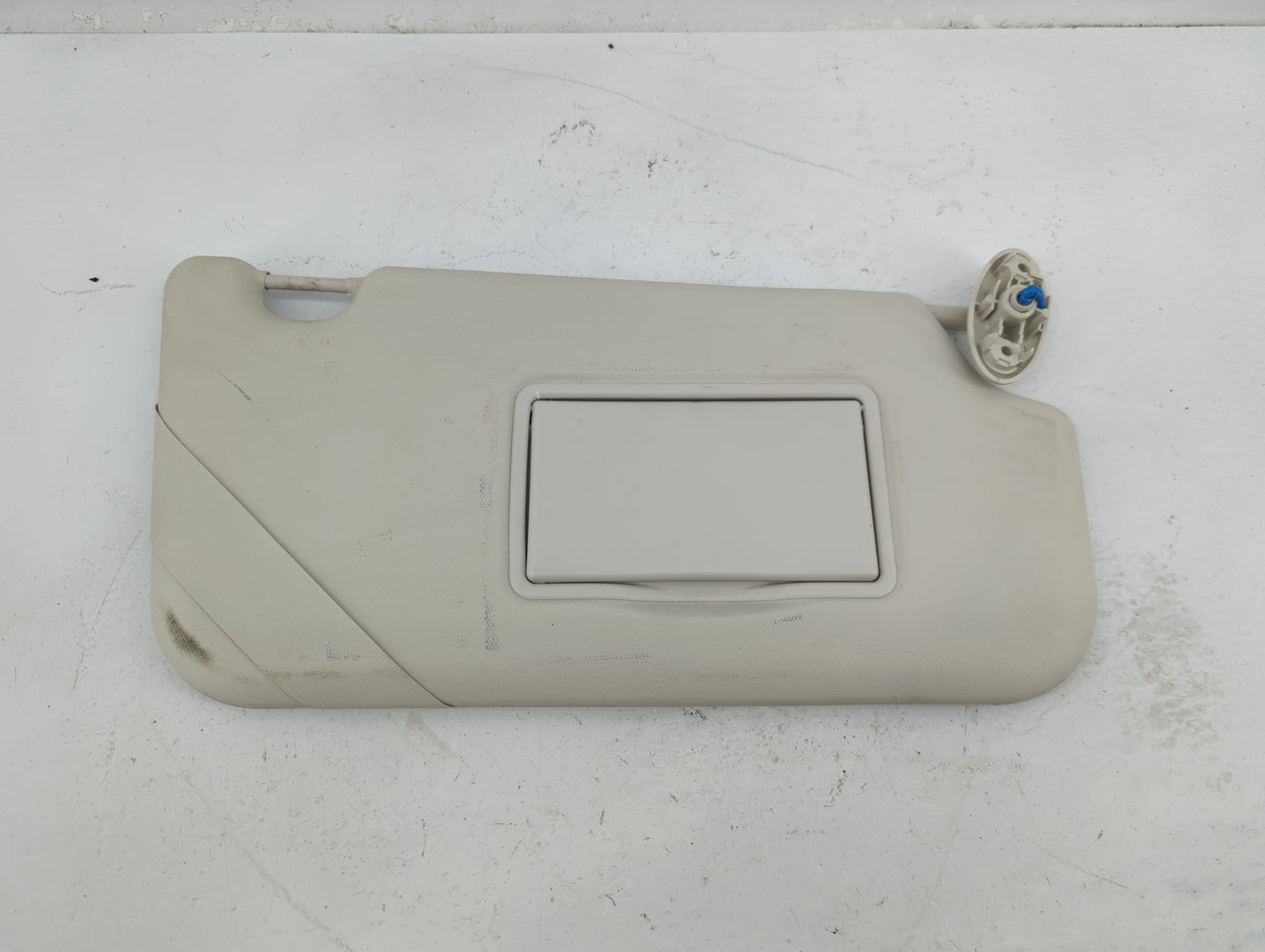 2012-2013 Ford Focus Sun Visor Shade Replacement Passenger Right Mirror Fits Fits 2012 2013 OEM Used Auto Parts - Oemusedaut