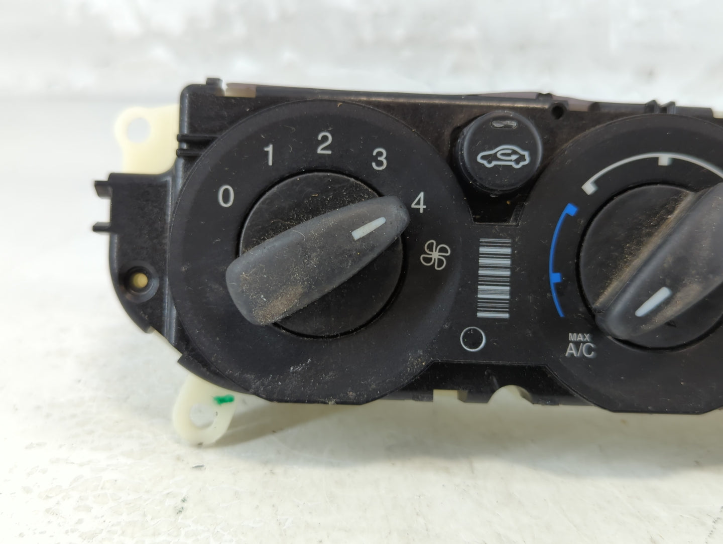 2012 Ford Focus Climate Control Module Temperature AC/Heater Replacement P/N:CM5T-12070911 Fits OEM Used Auto Parts - Oemuse