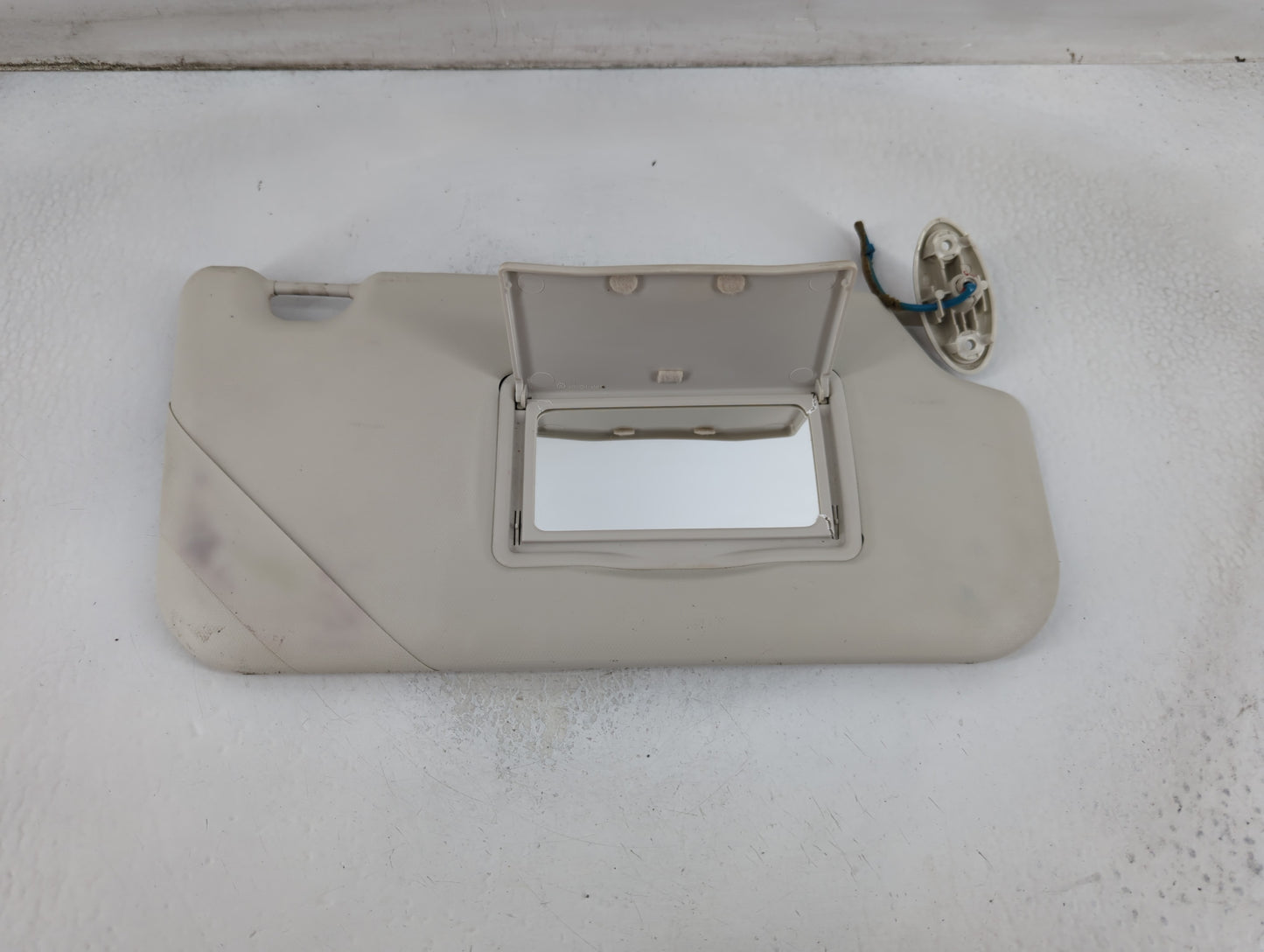 2012-2013 Ford Focus Sun Visor Shade Replacement Passenger Right Mirror Fits Fits 2012 2013 OEM Used Auto Parts - Oemusedaut