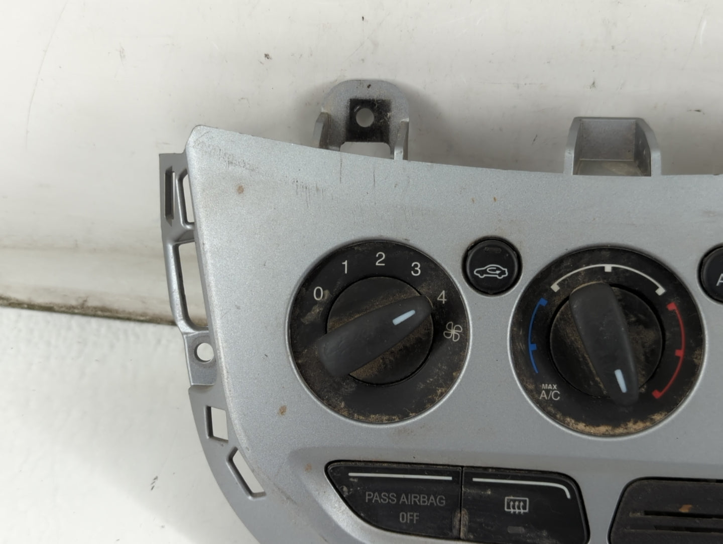 2012 Ford Focus Climate Control Module Temperature AC/Heater Replacement P/N:CM5T-19980-AC Fits OEM Used Auto Parts - Oemuse
