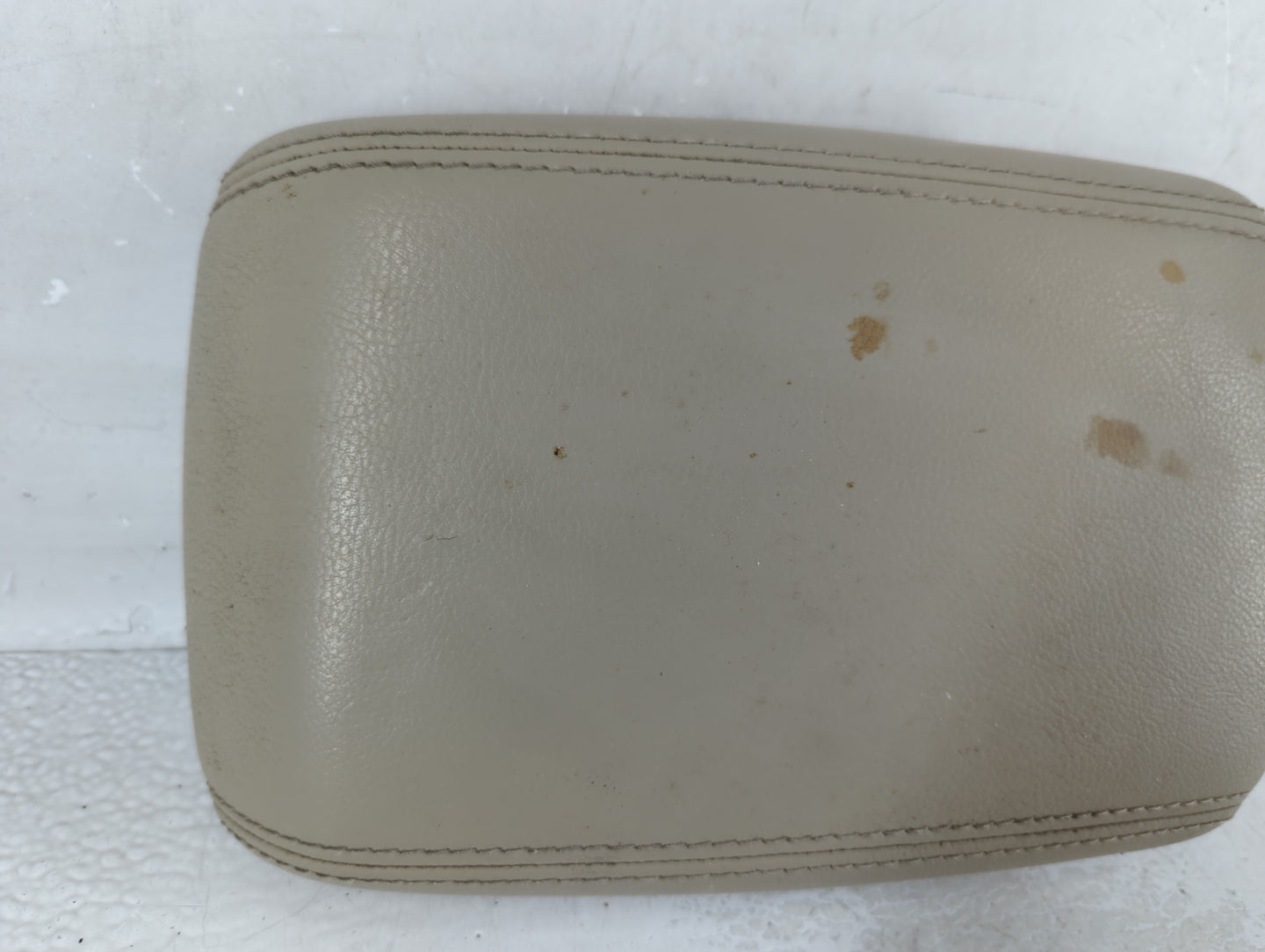 2012 Ford Focus Center Console Armrest Cover Lid P/N:1080225X-05-MS Fits OEM Used Auto Parts - Oemusedautoparts1.com