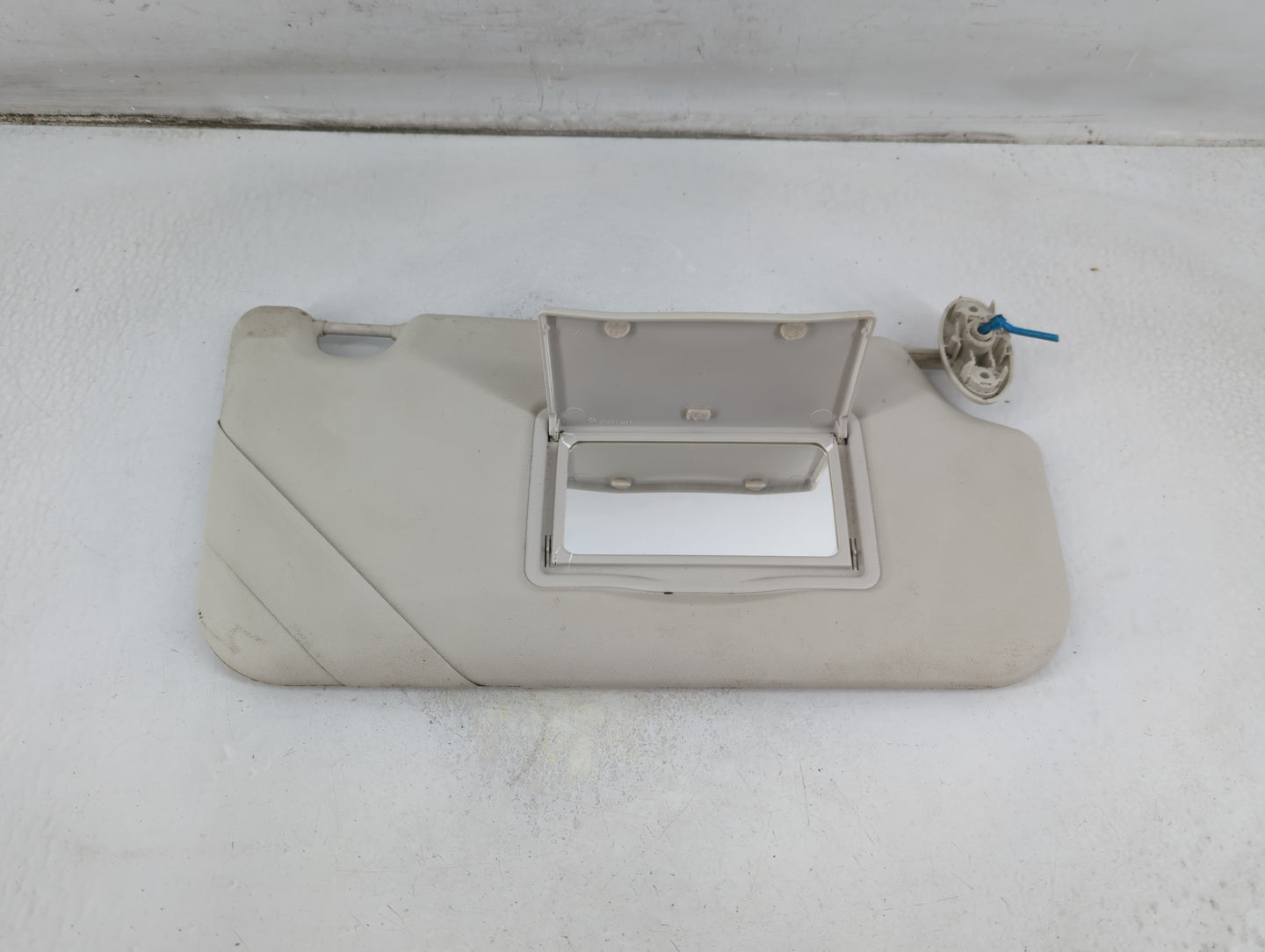 2012-2013 Ford Focus Sun Visor Shade Replacement Passenger Right Mirror Fits Fits 2012 2013 OEM Used Auto Parts - Oemusedaut