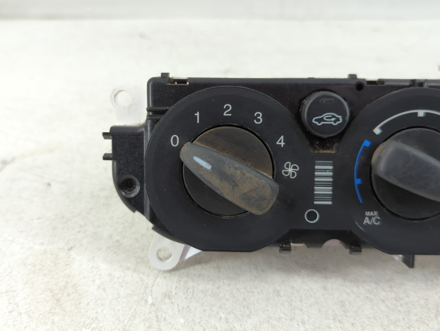 2012 Ford Focus Climate Control Module Temperature AC/Heater Replacement P/N:FD-CM5T-1103313-0871 Fits OEM Used Auto Parts -