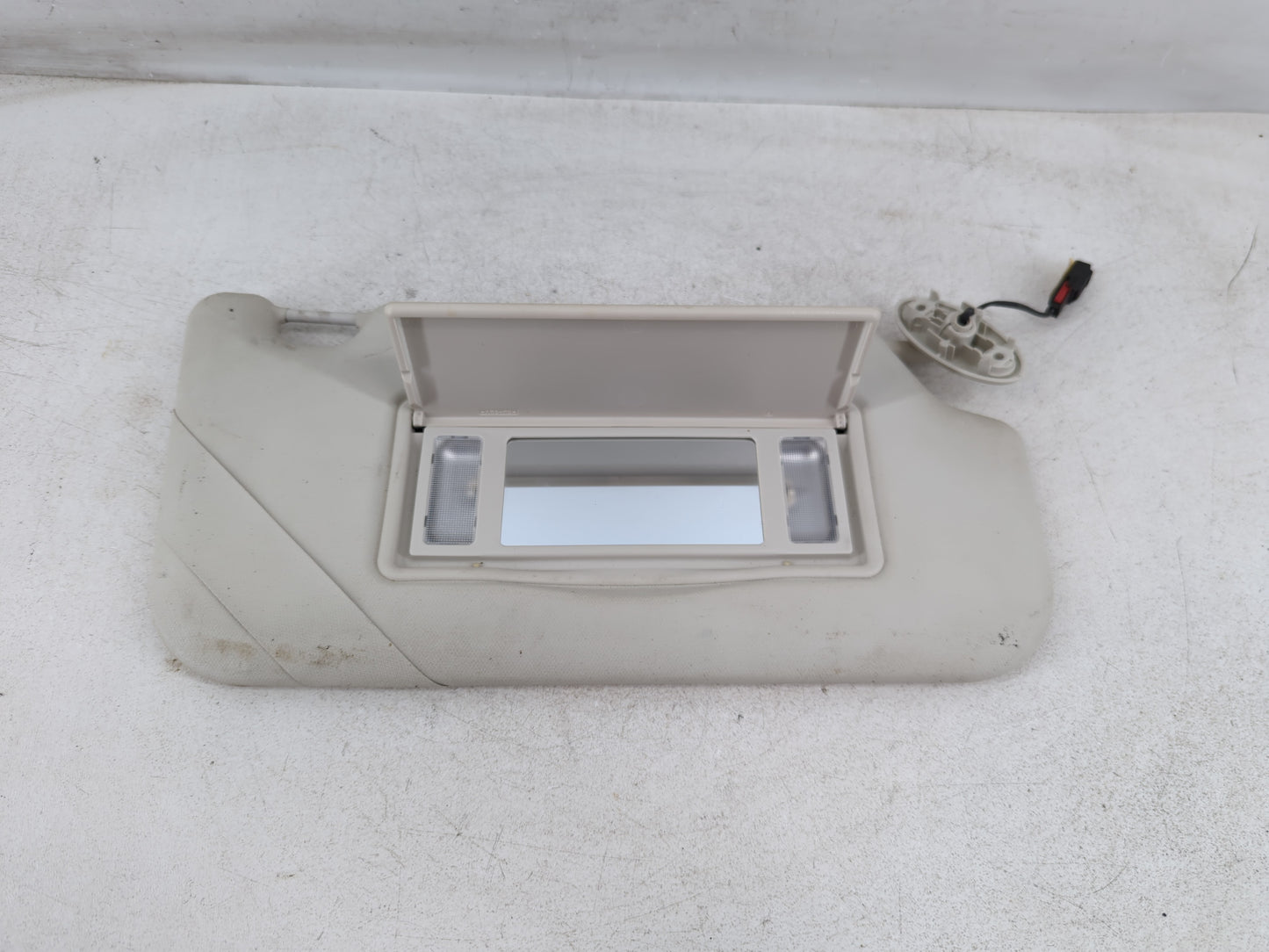 2012-2013 Ford Focus Sun Visor Shade Replacement Passenger Right Mirror Fits Fits 2012 2013 OEM Used Auto Parts - Oemusedaut