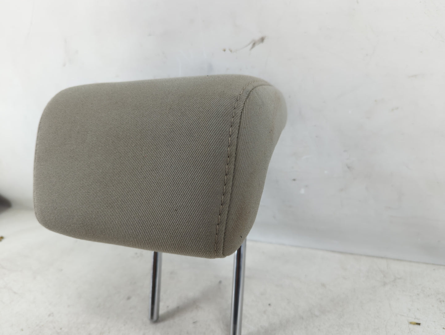 2012 Ford Focus Headrest Head Rest Rear Center Seat Fits OEM Used Auto Parts - Oemusedautoparts1.com