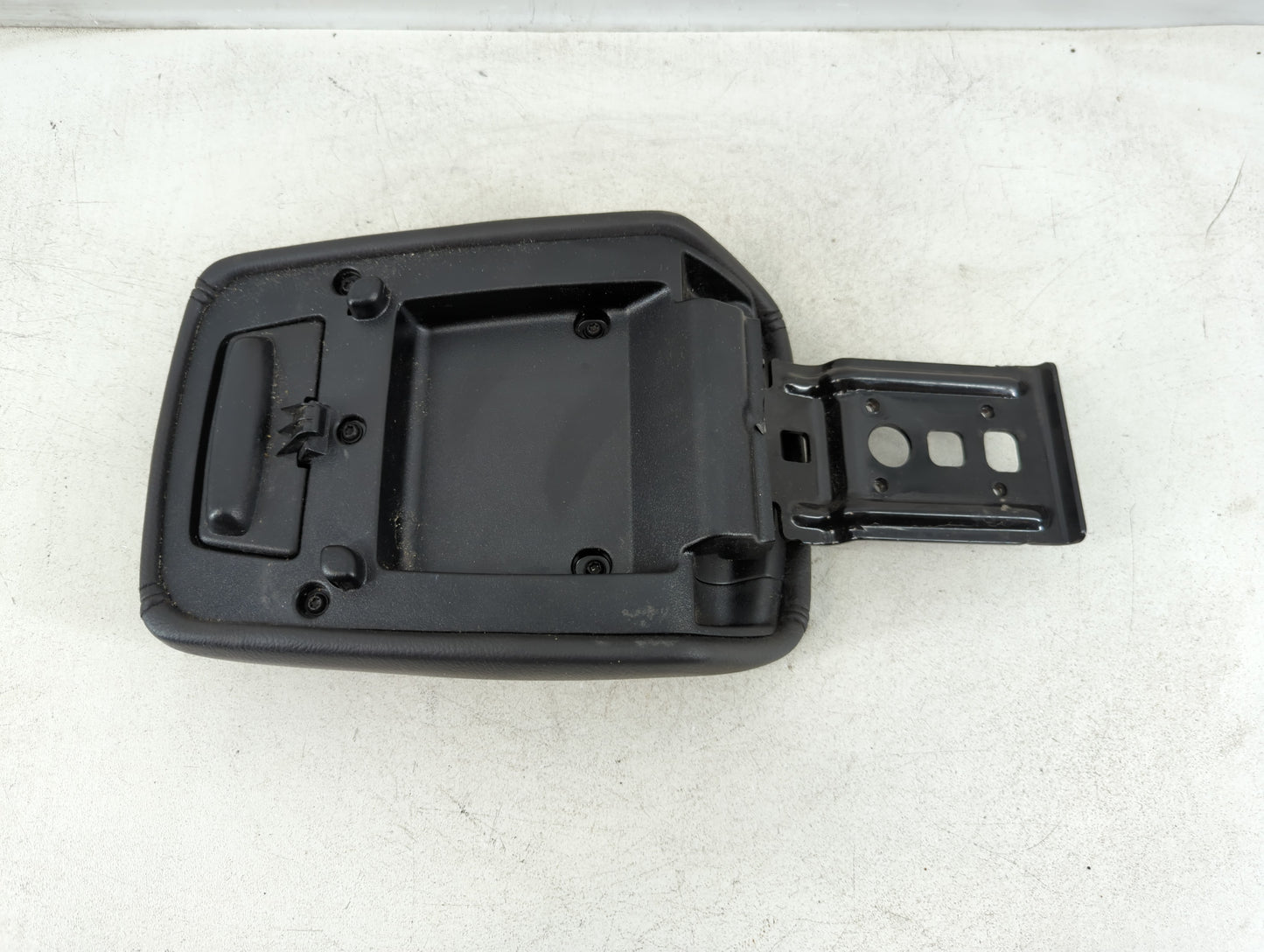 2012 Ford Focus Rear Cargo Cover Storage Retractable Shade - Oemusedautoparts1.com