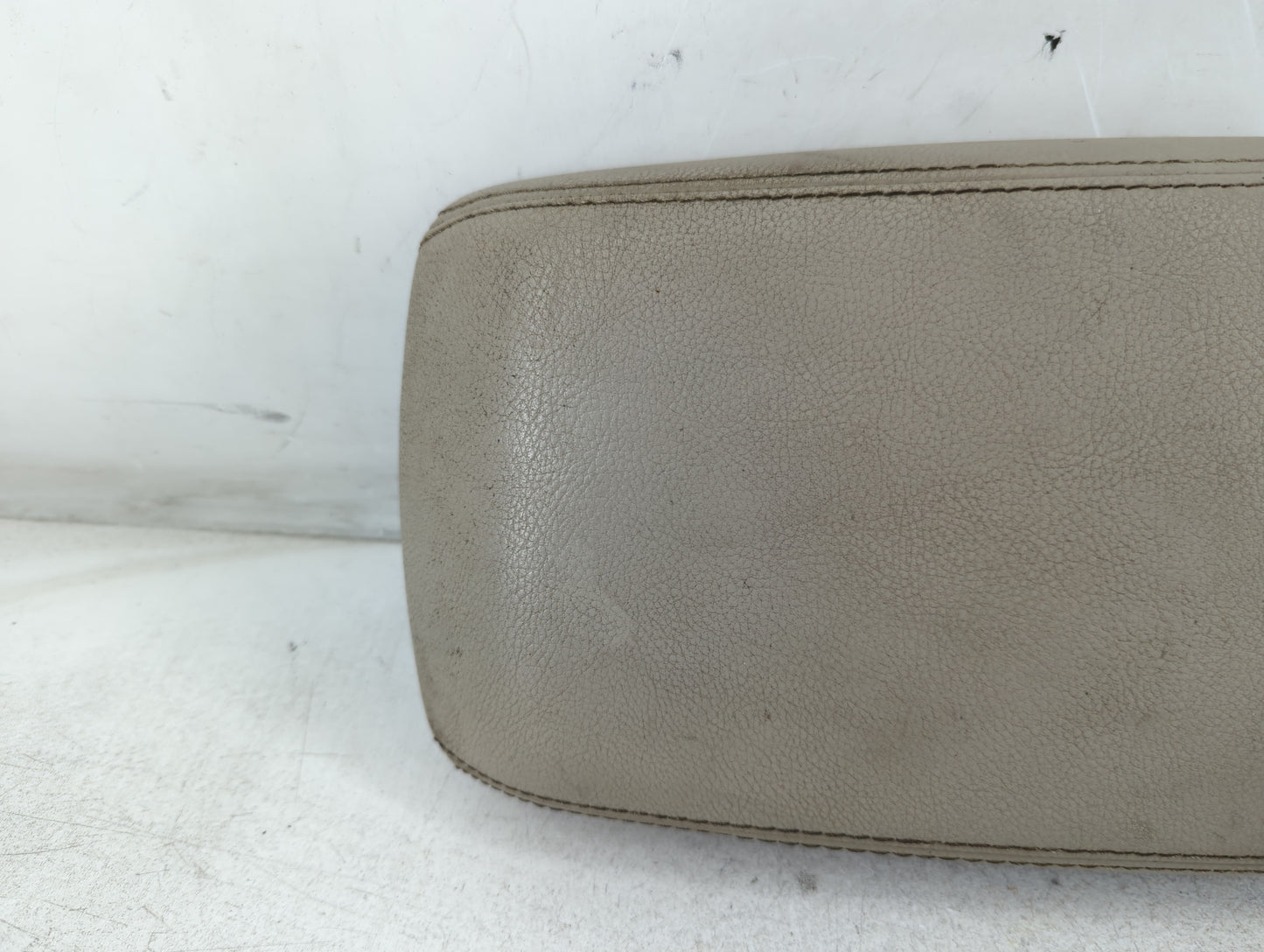 2012 Ford Focus Center Console Armrest Cover Lid P/N:1080843X-08-MS Fits OEM Used Auto Parts - Oemusedautoparts1.com