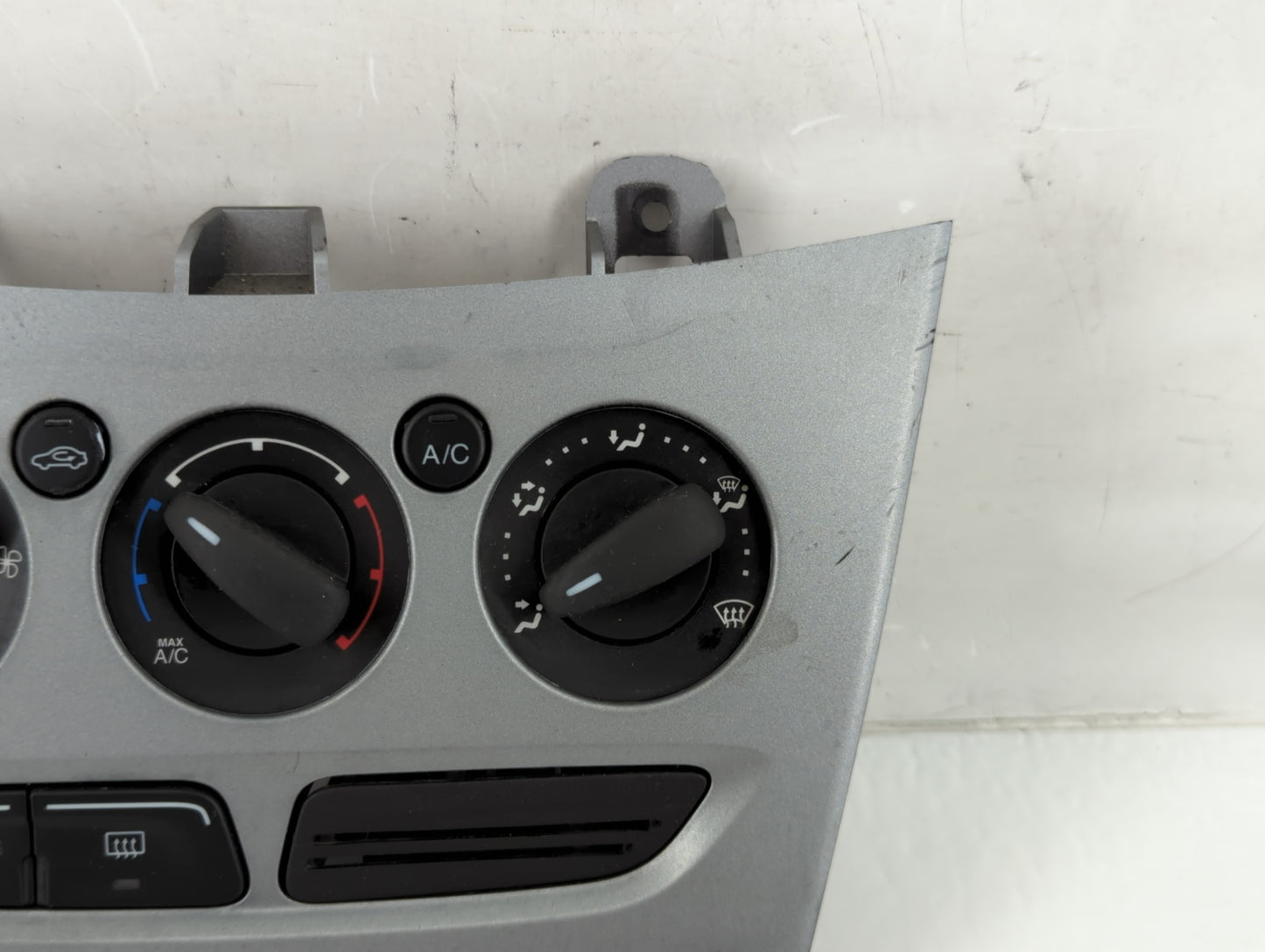 2012 Ford Focus Climate Control Module Temperature AC/Heater Replacement P/N:BM51-18522-AC Fits OEM Used Auto Parts - Oemuse