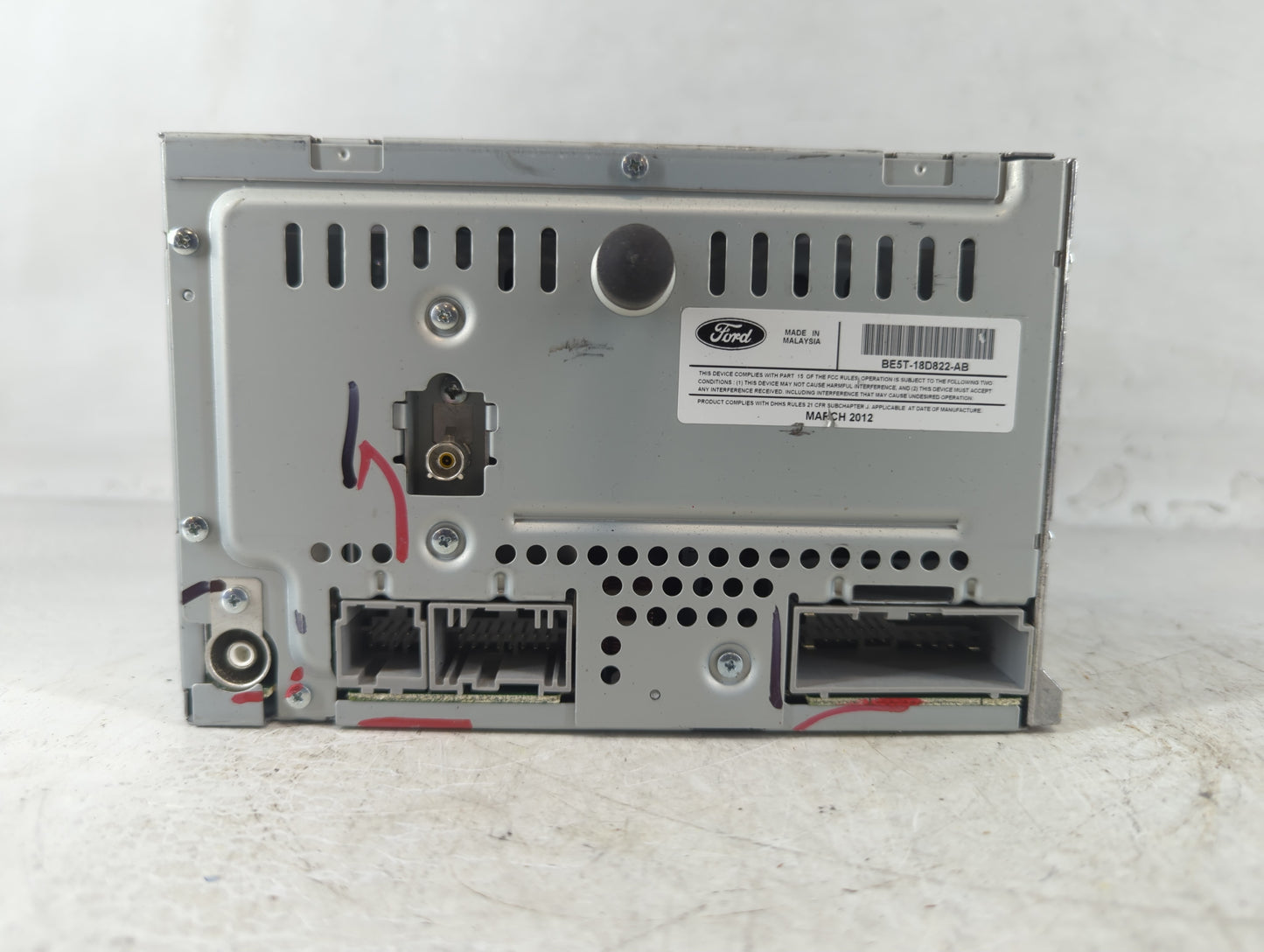 2011-2012 Ford Fusion Radio AM FM Cd Player Receiver Replacement P/N:BE5T-18D822-AB Fits Fits 2011 2012 OEM Used Auto Parts 