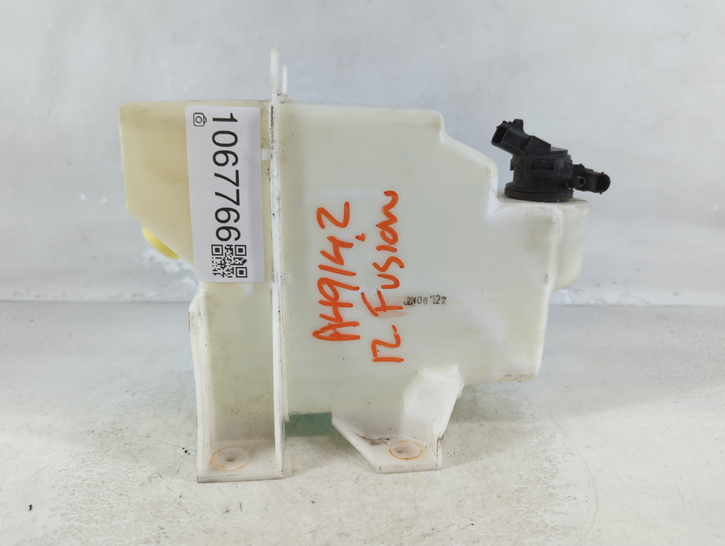 2006-2012 Ford Fusion Windshield Washer Fluid Reservoir Bottle Oem - Oemusedautoparts1.com
