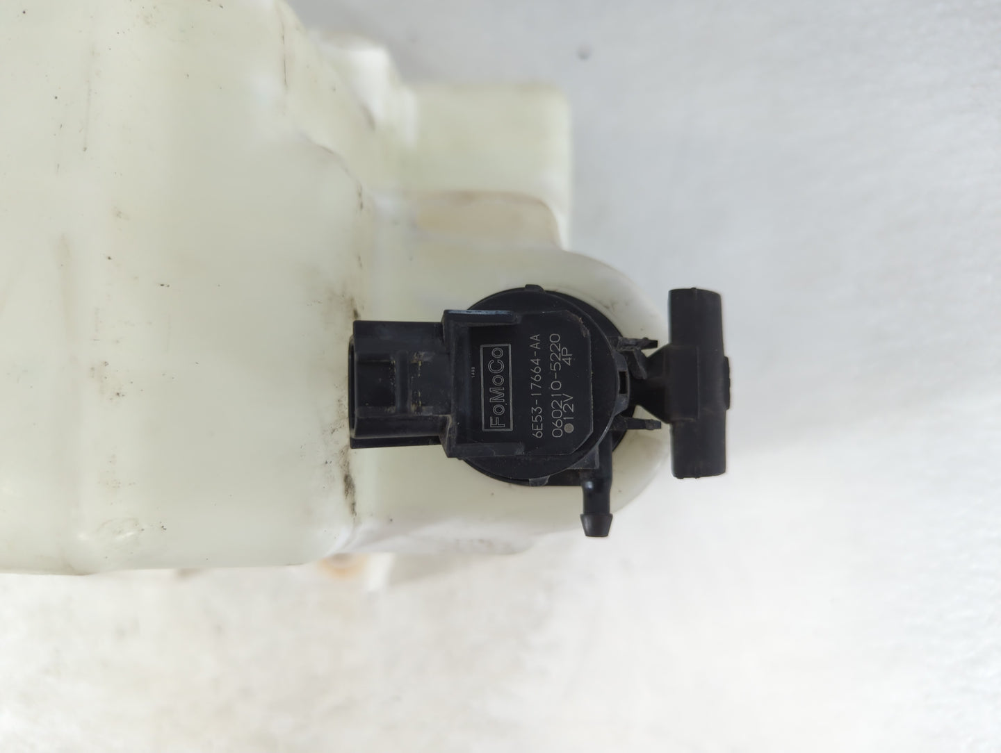 2006-2012 Ford Fusion Windshield Washer Fluid Reservoir Bottle Oem - Oemusedautoparts1.com