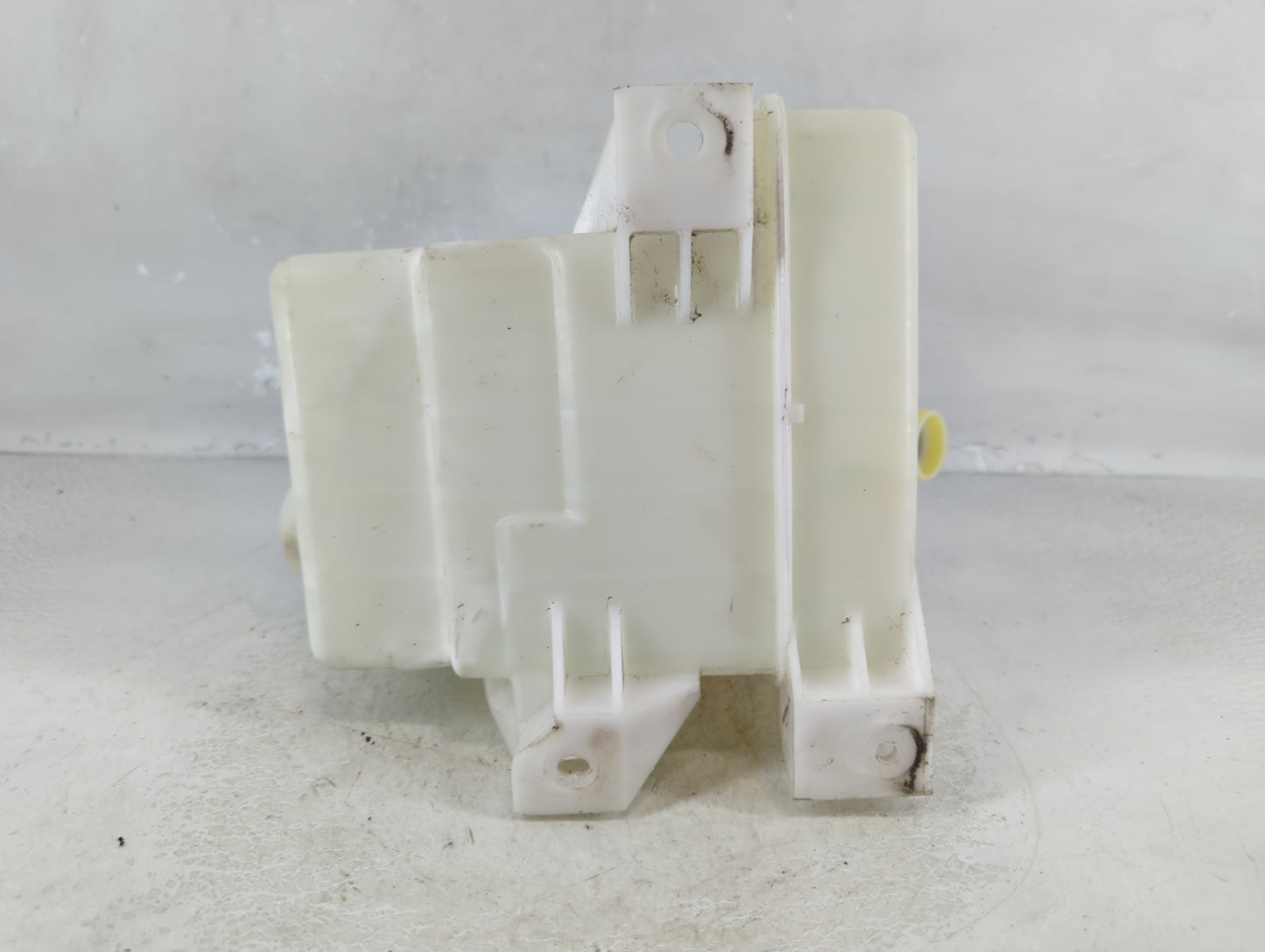 2006-2012 Ford Fusion Windshield Washer Fluid Reservoir Bottle Oem - Oemusedautoparts1.com