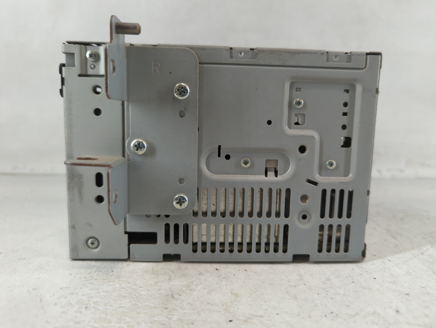 2010-2012 Ford Fusion Radio AM FM Cd Player Receiver Replacement P/N:BE5T-19C157-AB Fits Fits 2010 2011 2012 OEM Used Auto P