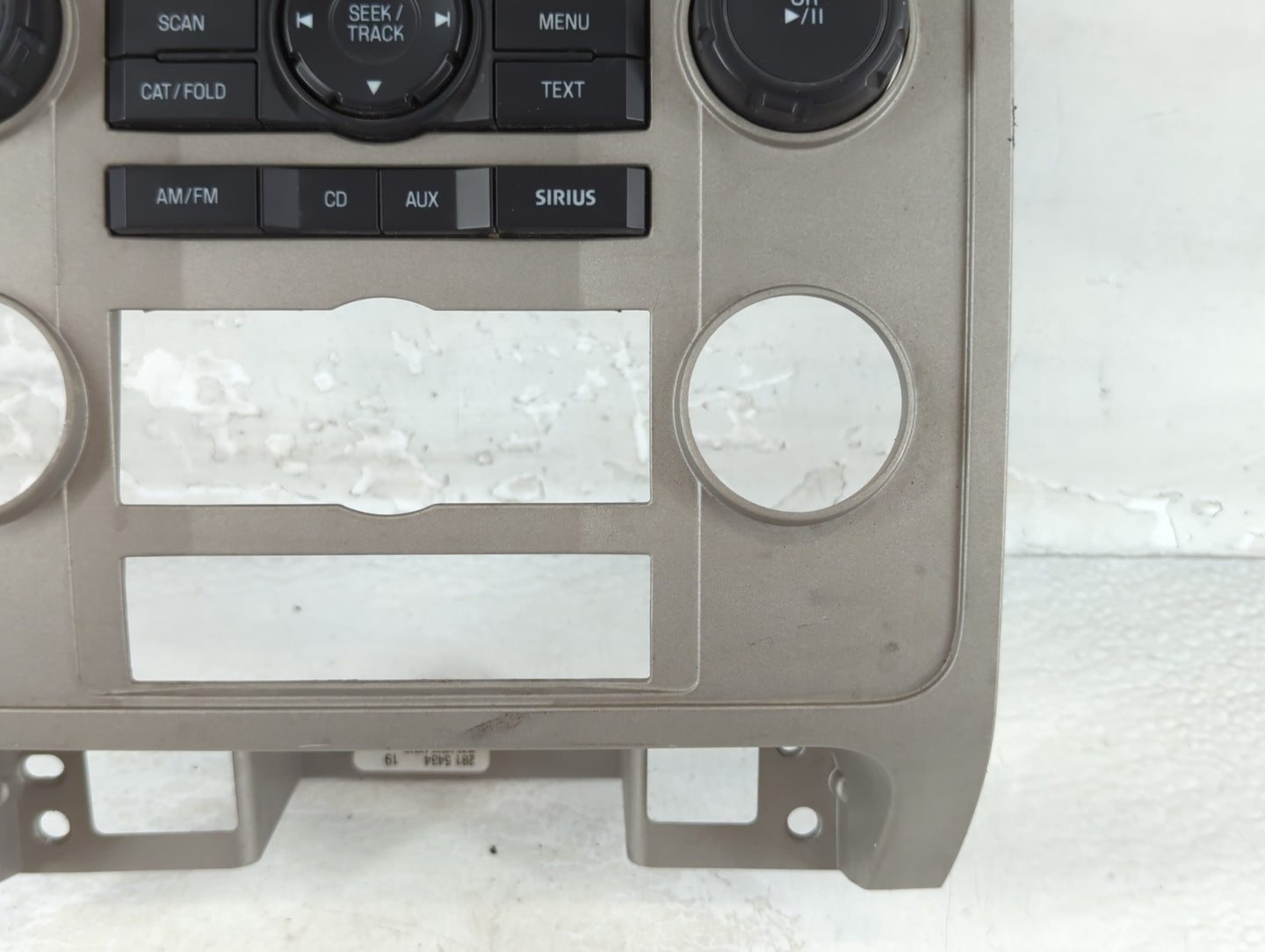 2011-2012 Ford Fusion Radio AM FM Cd Player Receiver Replacement P/N:9L8T-18A802-BB Fits Fits 2011 2012 OEM Used Auto Parts 