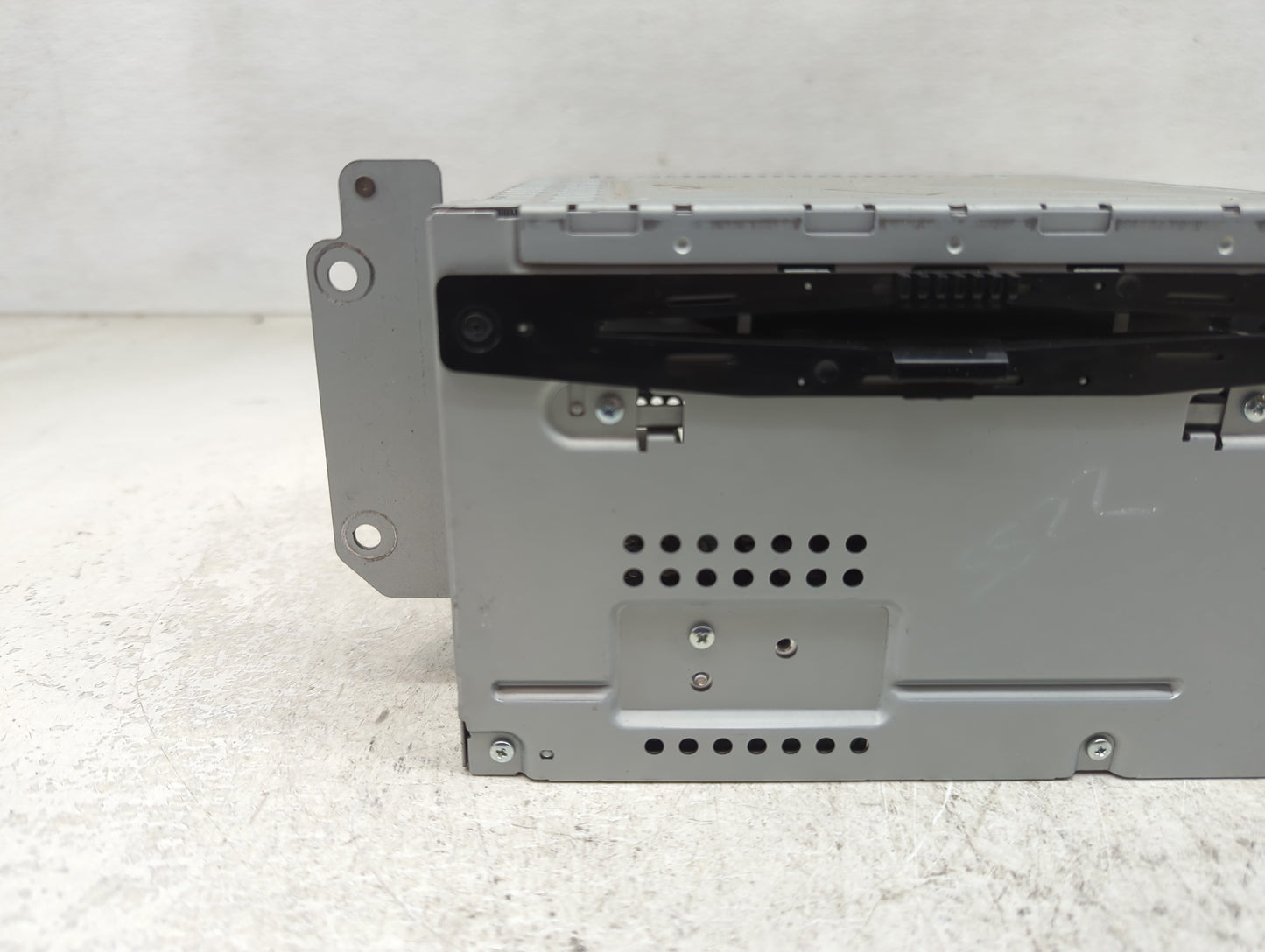 2011-2012 Ford Fusion Radio AM FM Cd Player Receiver Replacement P/N:BE5T-18D822-AB Fits Fits 2011 2012 OEM Used Auto Parts 