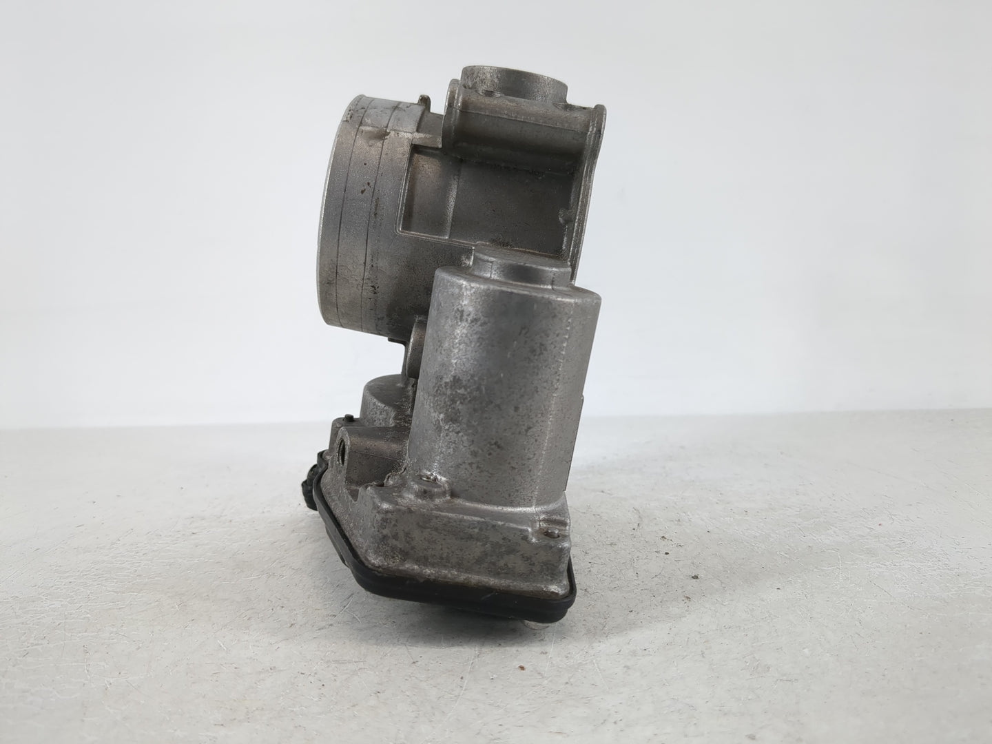 2010-2012 Ford Fusion Throttle Body P/N:DS7E-AG 9L8E-BF Fits Fits 2009 2010 2011 2012 OEM Used Auto Parts - Oemusedautoparts