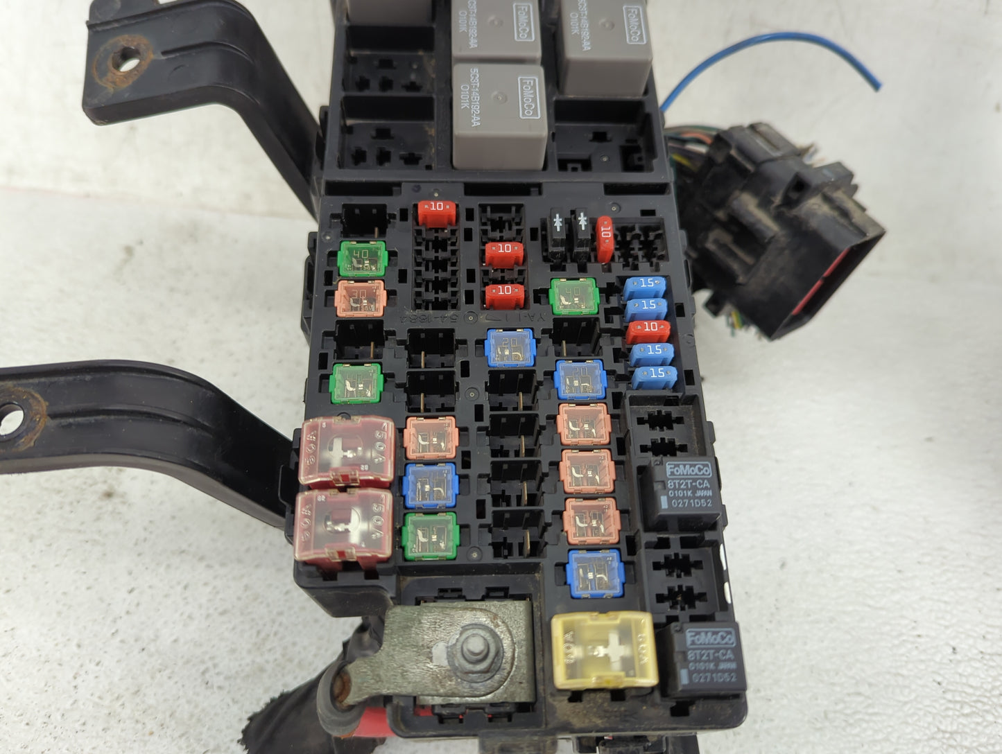 2010-2012 Ford Fusion Fusebox Fuse Box Panel Relay Module Fits Fits 2010 2011 2012 OEM Used Auto Parts - Oemusedautoparts1.c