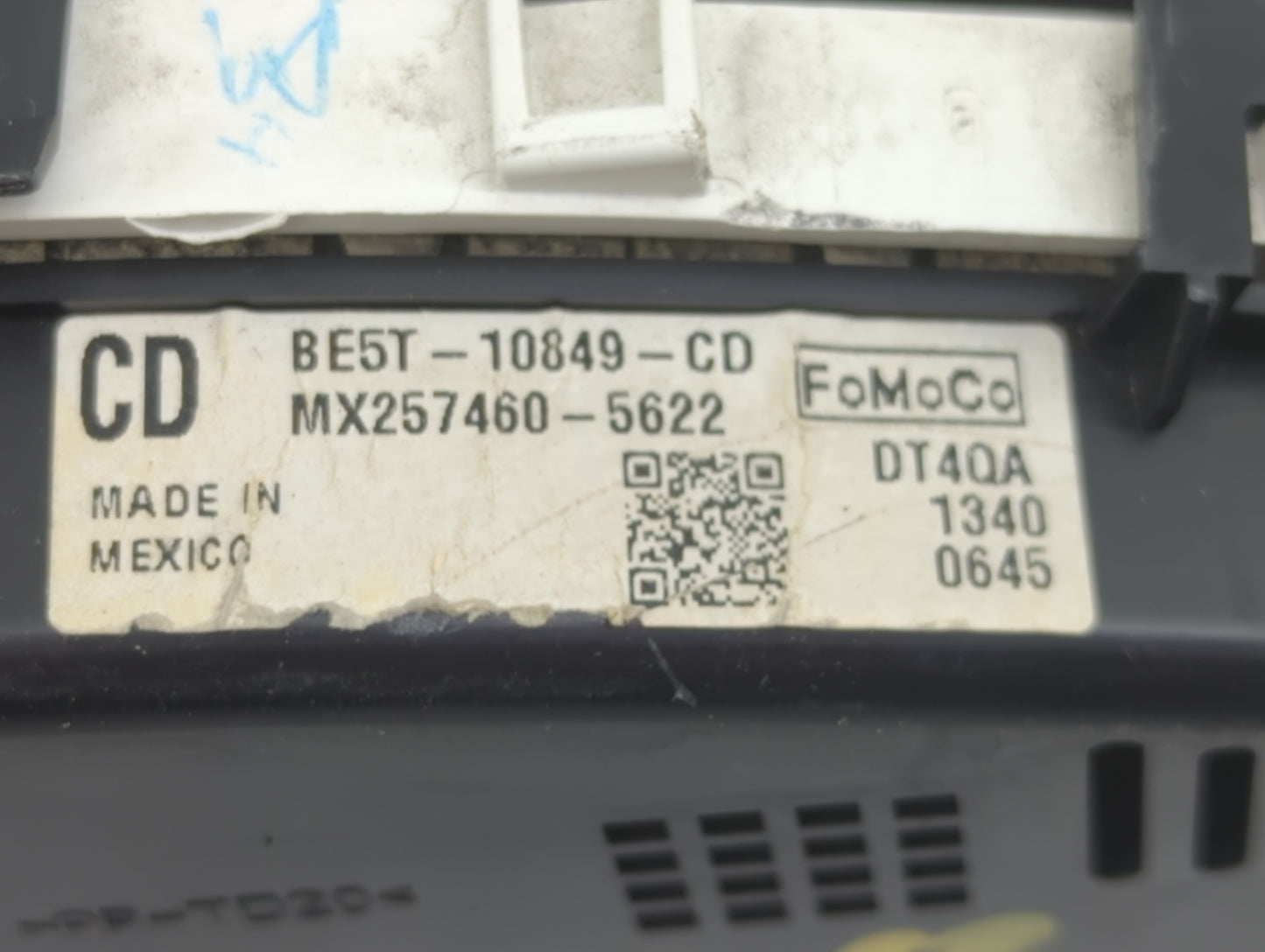 2011-2012 Ford Fusion Instrument Cluster Speedometer Gauges P/N:BE5T-10849-CD Miles:1K Fits Fits 2011 2012 OEM Used Auto Par