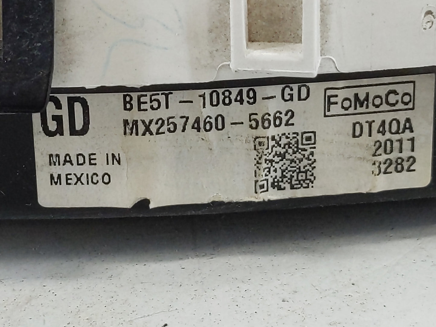 2011-2012 Ford Fusion Instrument Cluster Speedometer Gauges P/N:BE5T-10849-GD Fits Fits 2011 2012 OEM Used Auto Parts - Oemu