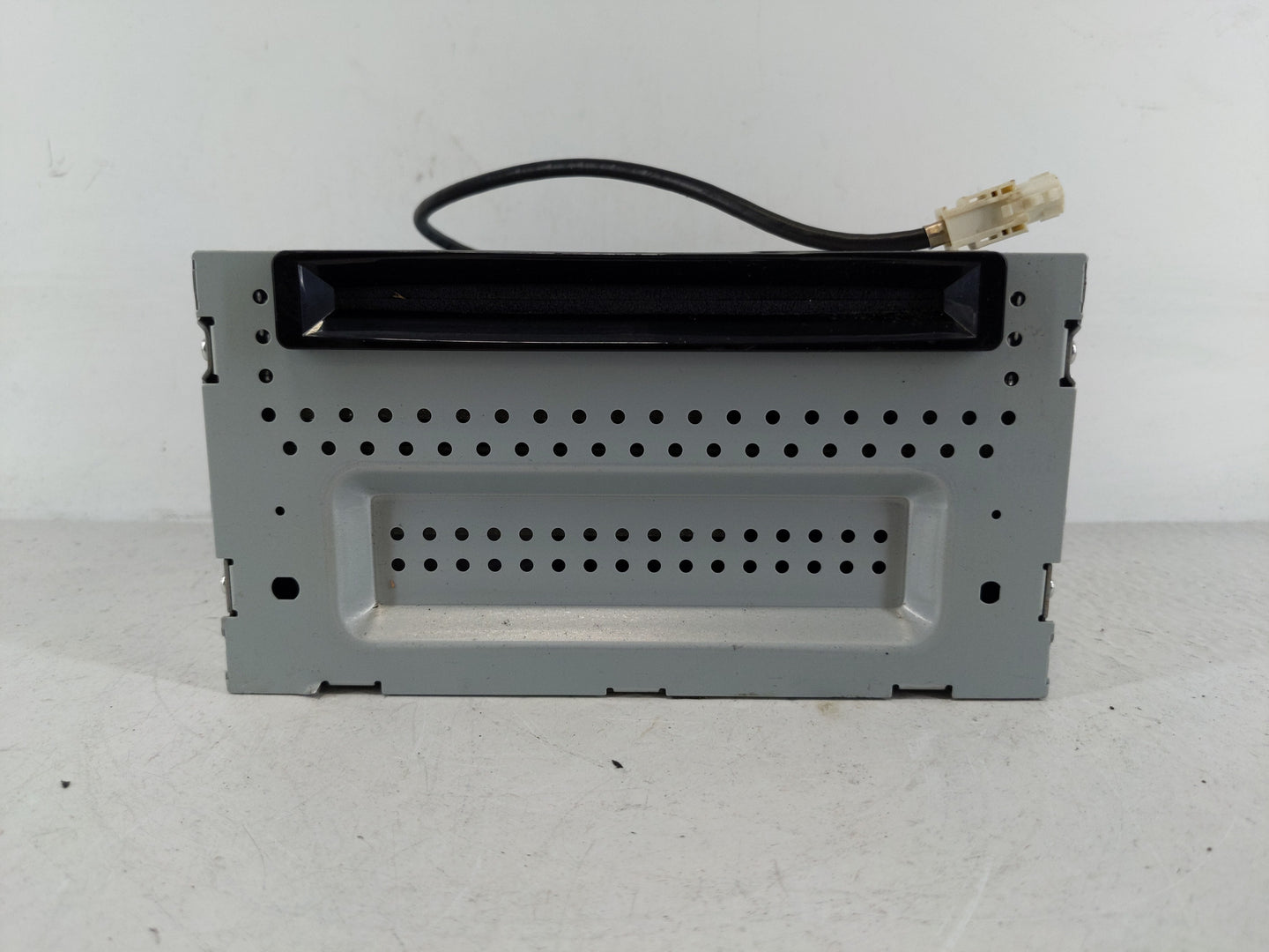 2012 Ford Fusion Radio AM FM Cd Player Receiver Replacement P/N:QX3823UA Fits OEM Used Auto Parts - Oemusedautoparts1.com