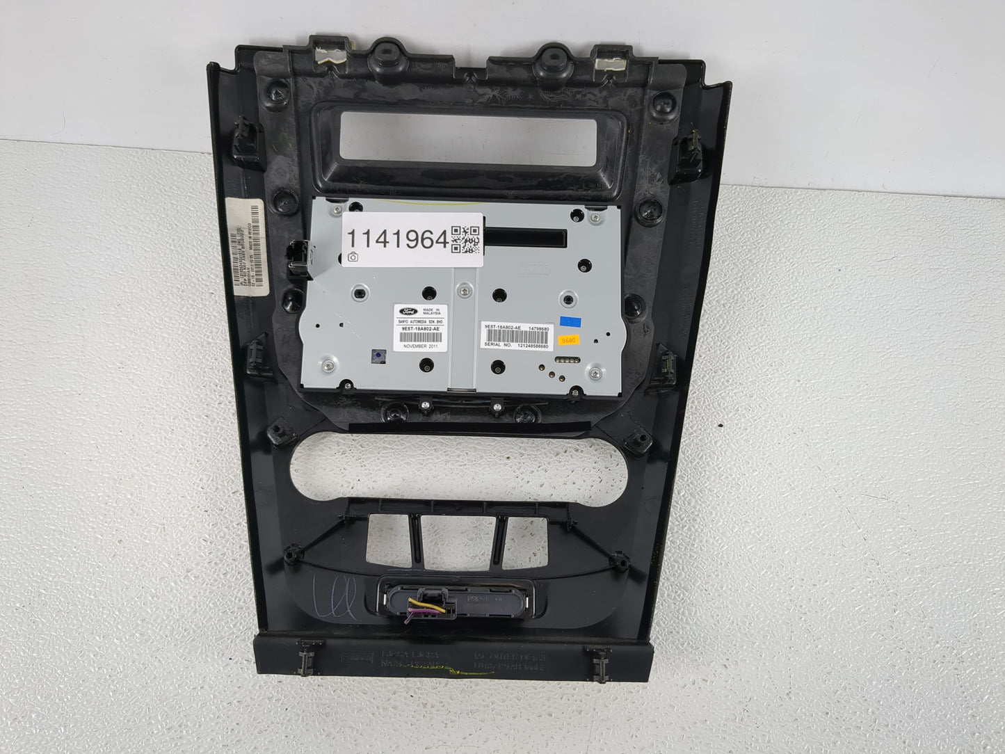 2010-2012 Ford Fusion Radio AM FM Cd Player Receiver Replacement P/N:9E5T-18A802-AE Fits Fits 2010 2011 2012 OEM Used Auto P