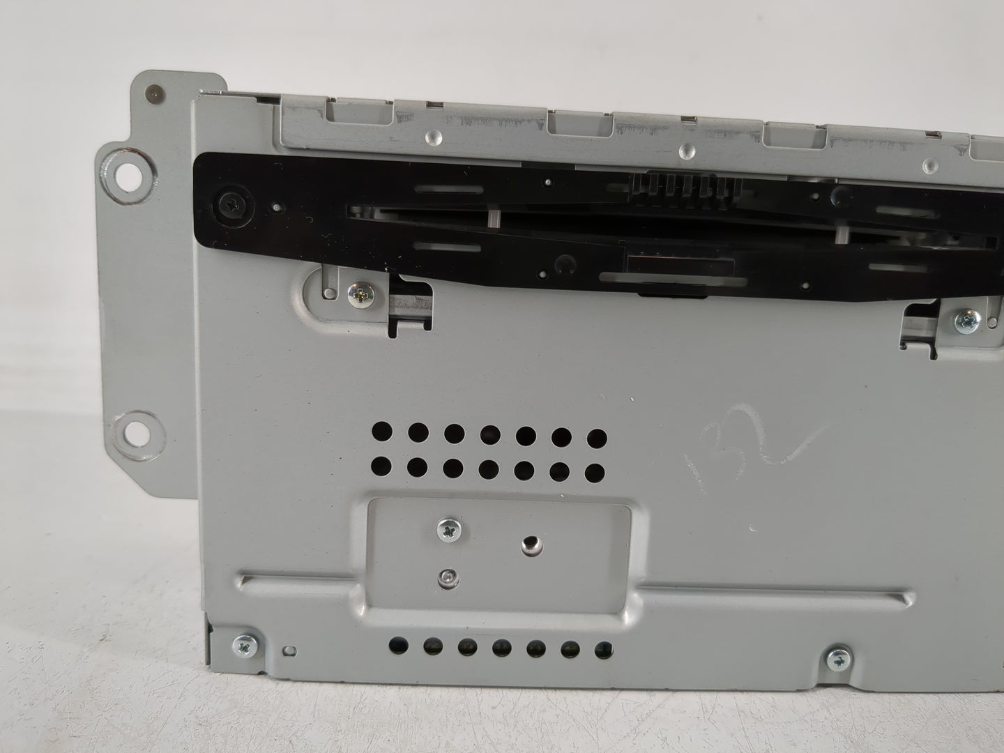 2011-2012 Ford Fusion Radio AM FM Cd Player Receiver Replacement P/N:BE5T-18D822-AB Fits Fits 2011 2012 OEM Used Auto Parts 