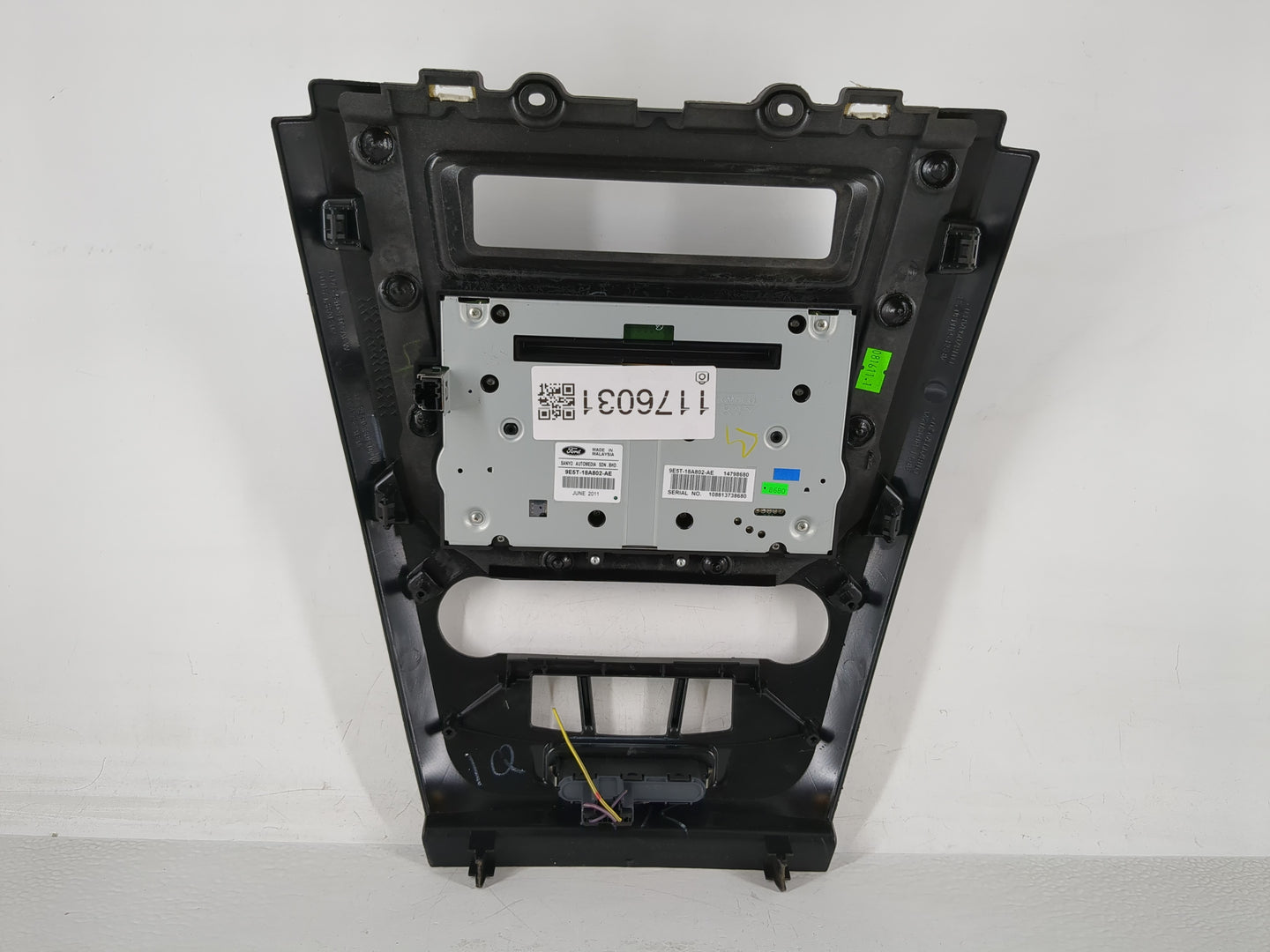 2010-2012 Ford Fusion Radio Control Panel - Oemusedautoparts1.com