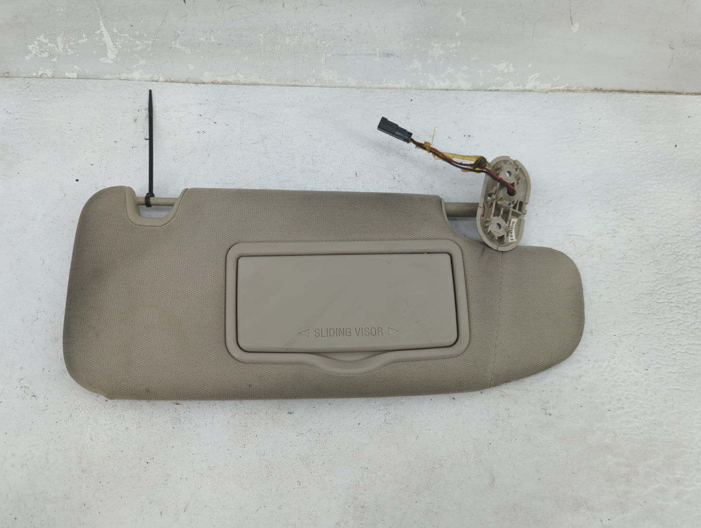 2010-2012 Ford Fusion Sun Visor Shade Replacement Passenger Right Mirror Fits Fits 2010 2011 2012 OEM Used Auto Parts - Oemu